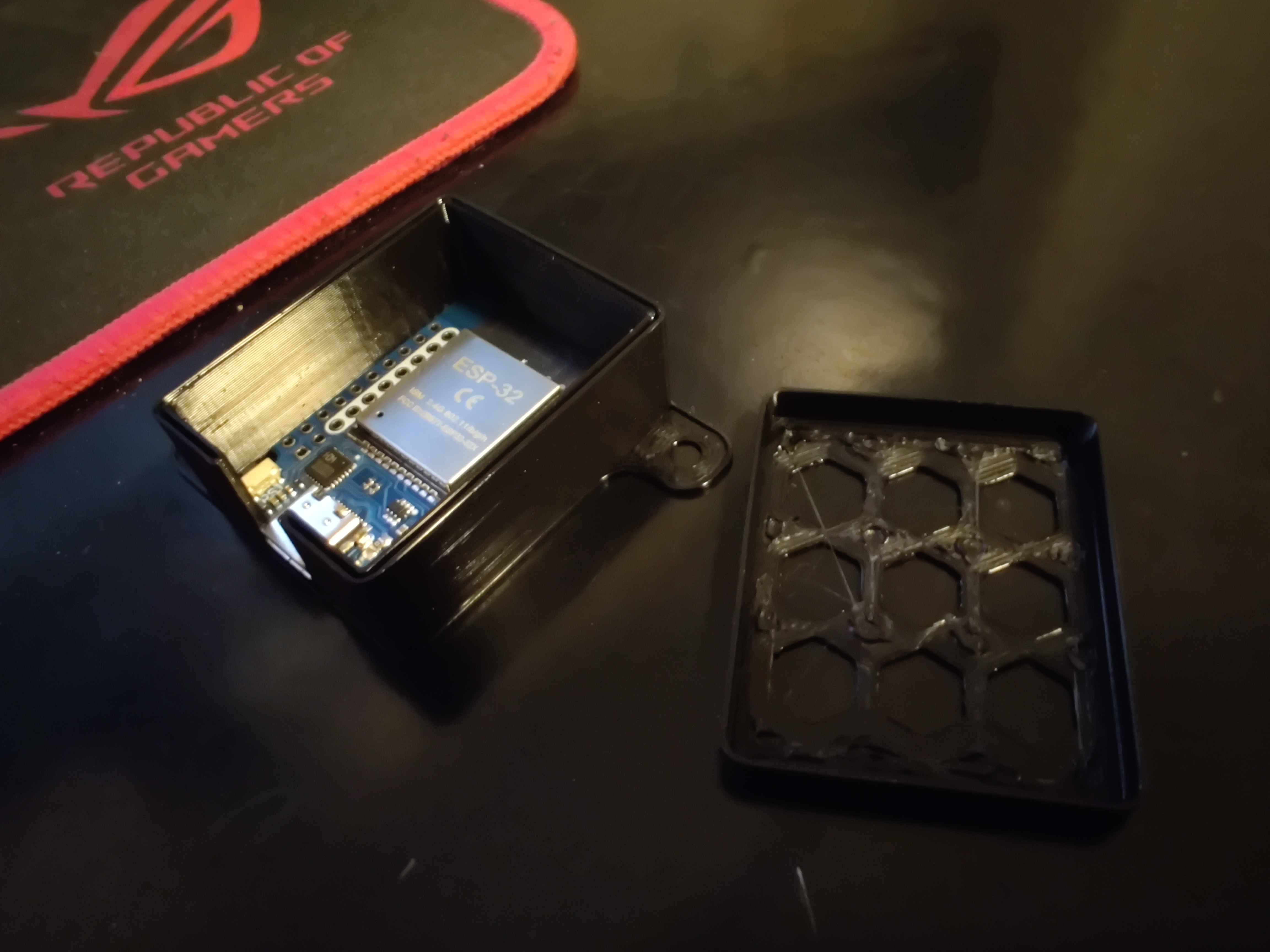 ESP32 D1 Case with screw points