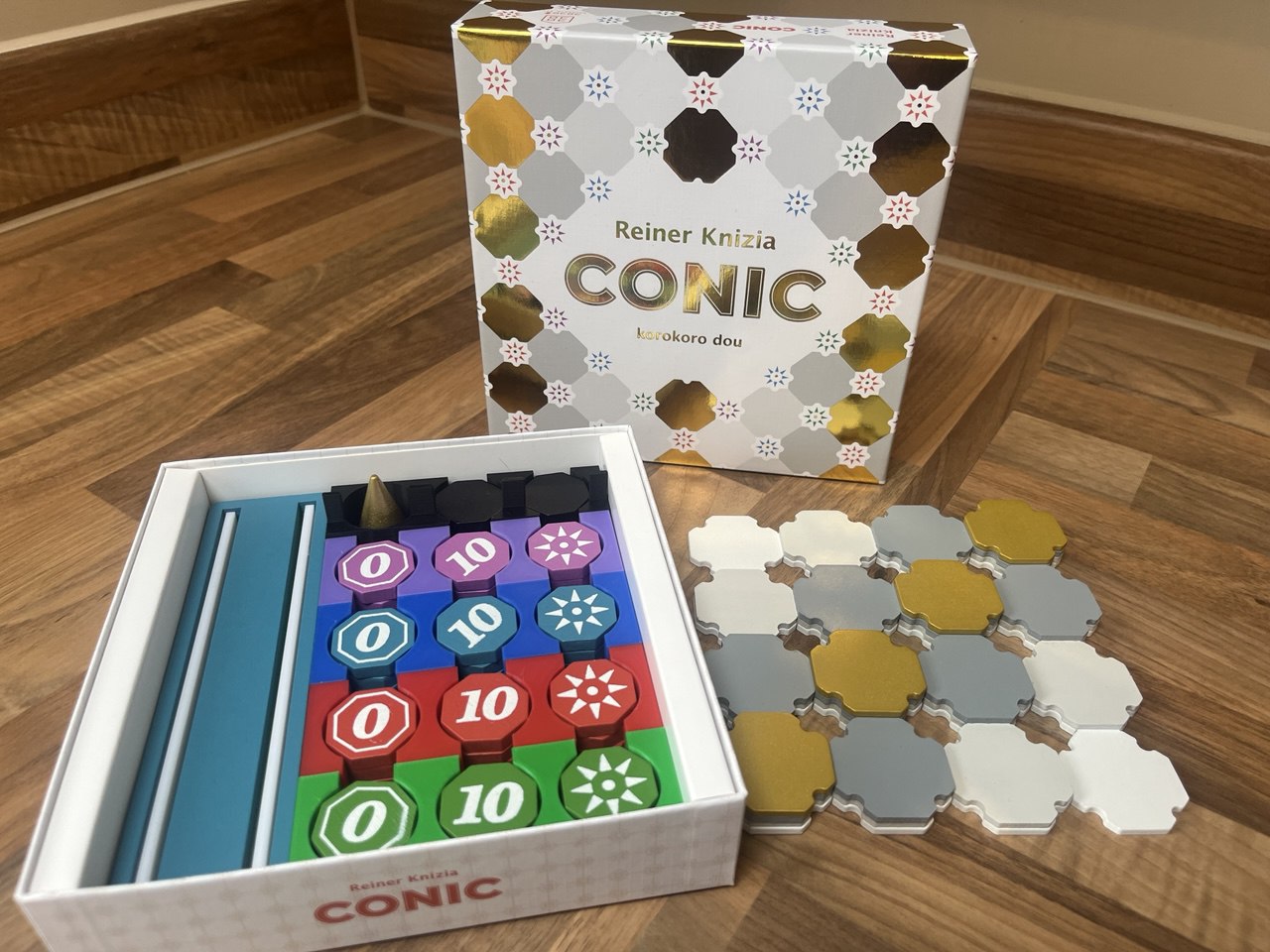 Conic by Reiner Knizia insert