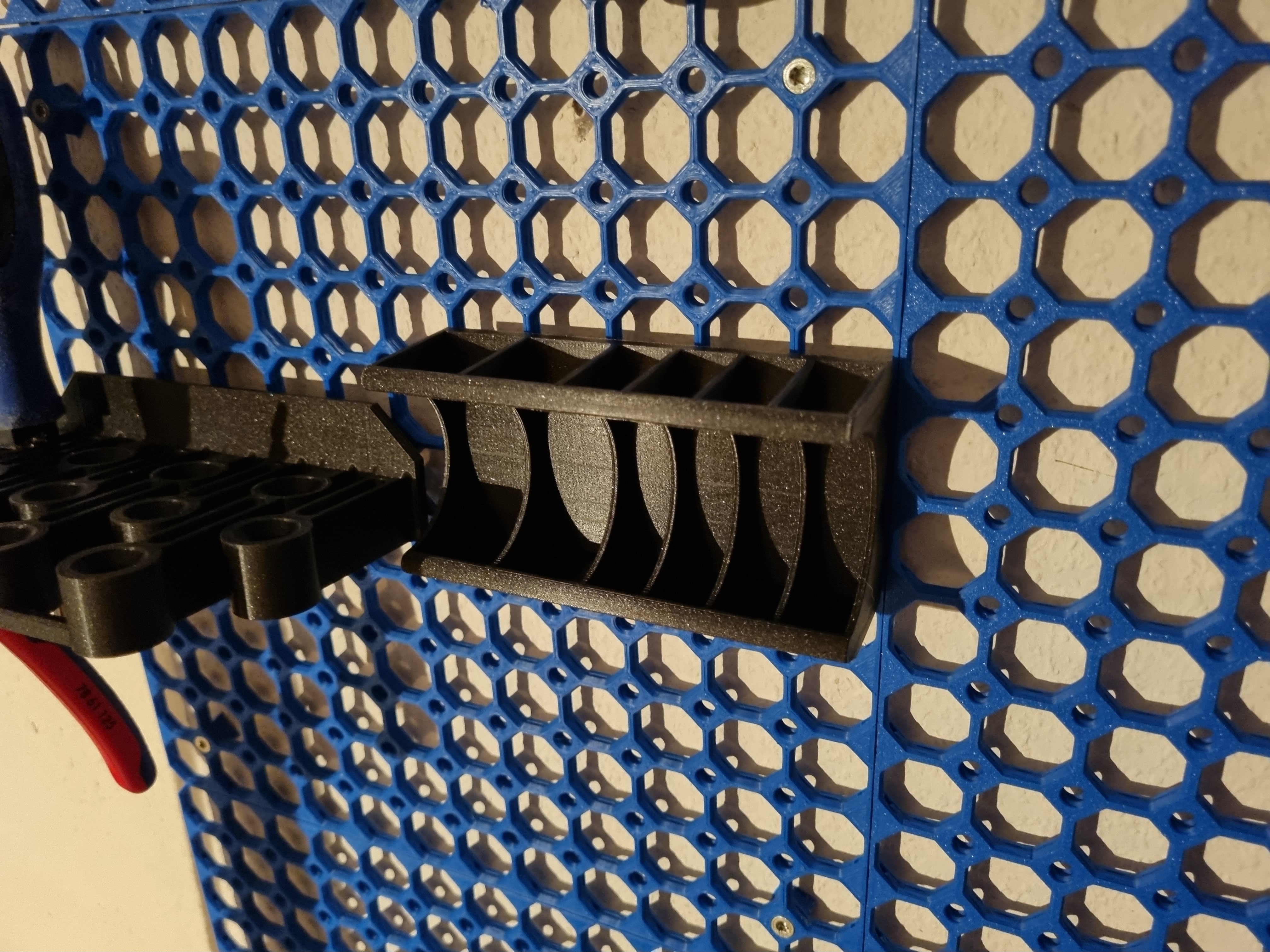 Zangenhalter (Remix of Multiboard 4-Snip Holder)