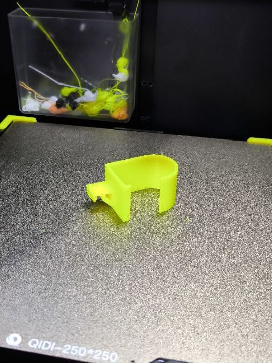 Qidi Q1 filament tube guide for the spool holder by Groskiwi Dusixtrois ...