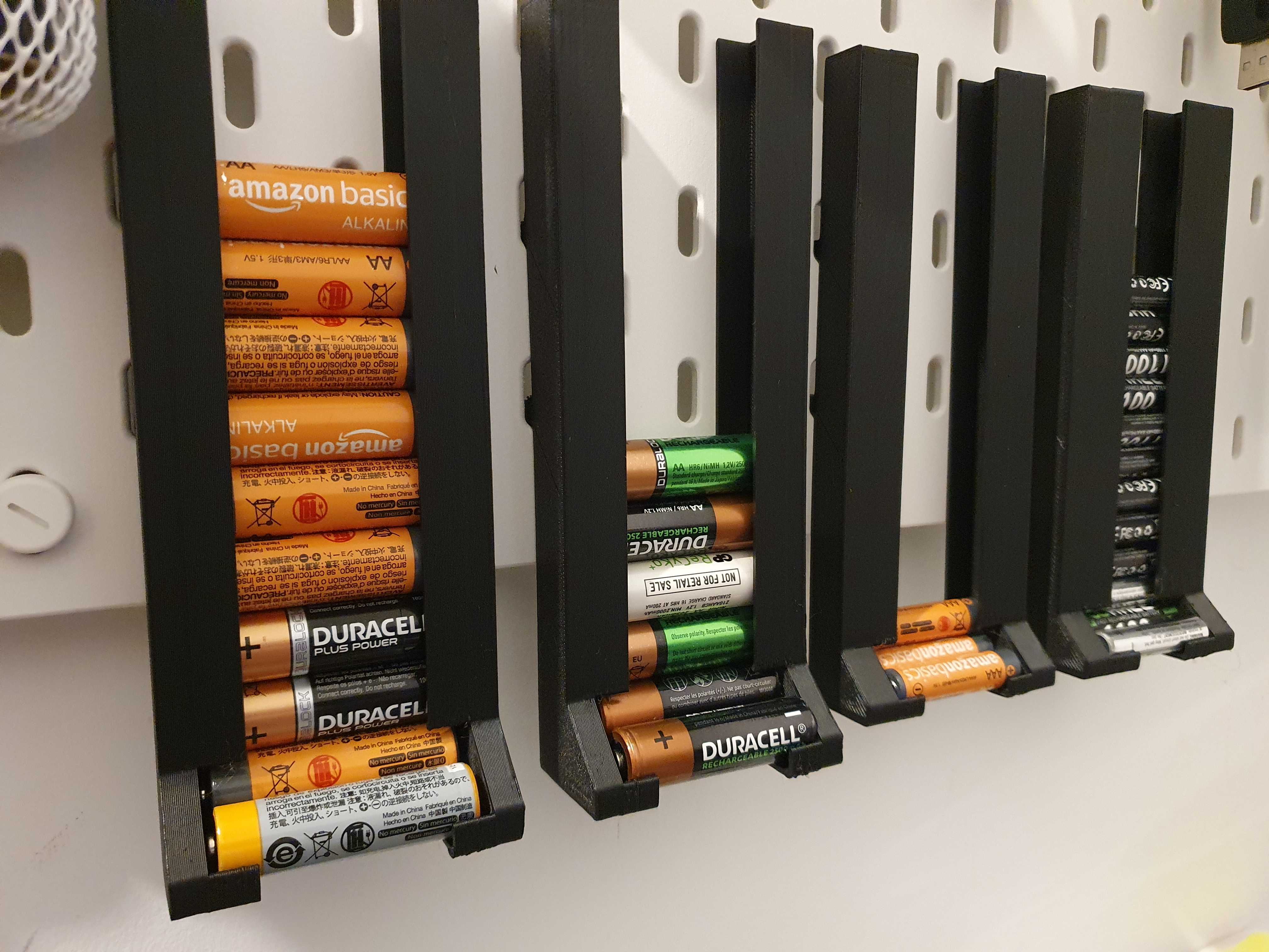 Battery holder for Skadis