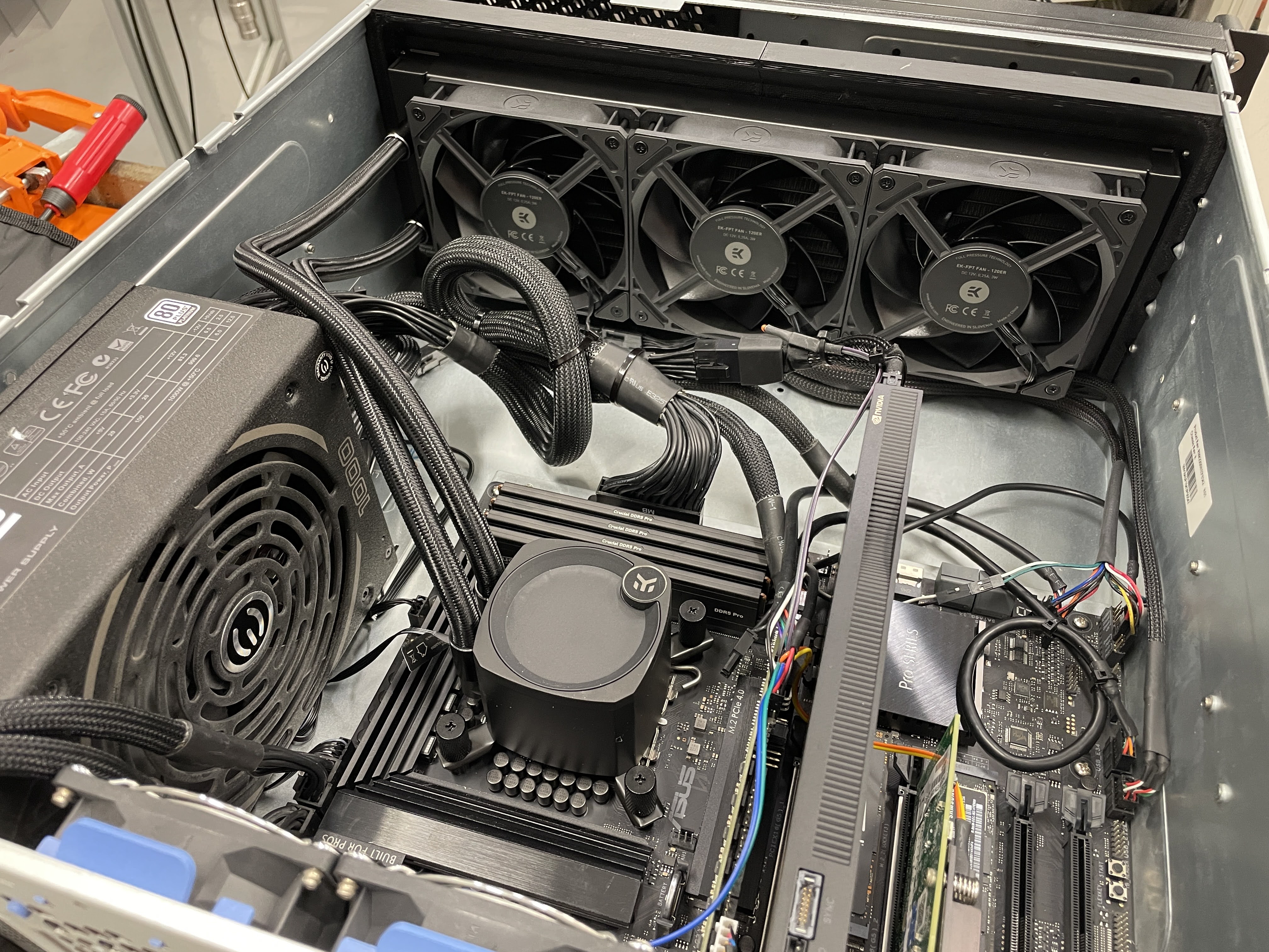 Chenbro RM42200 360 radiator, fan or AIO mount