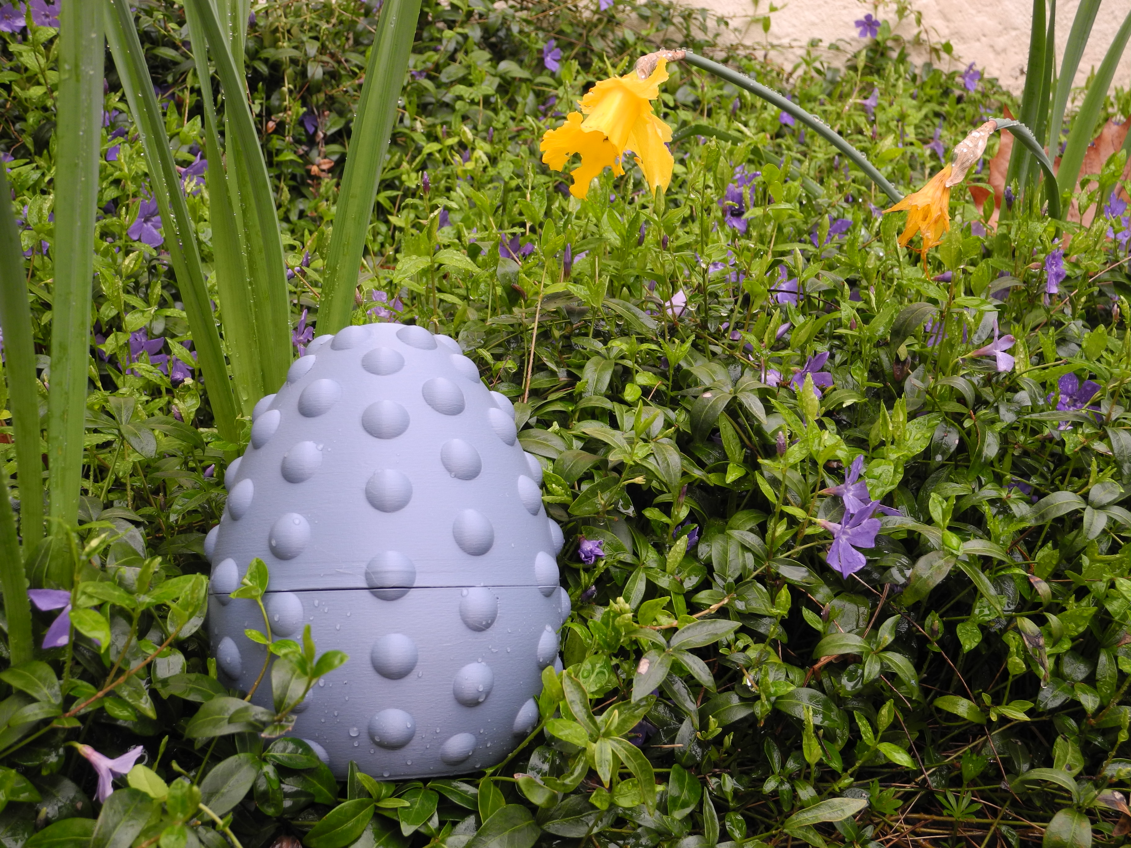 Big Threaded Egg