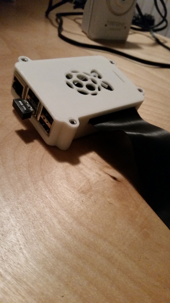 Miniatura 2 do modelo 3D Safe & Secure Raspberry Pi B2 Case - Camera & GPIO Cable Slots