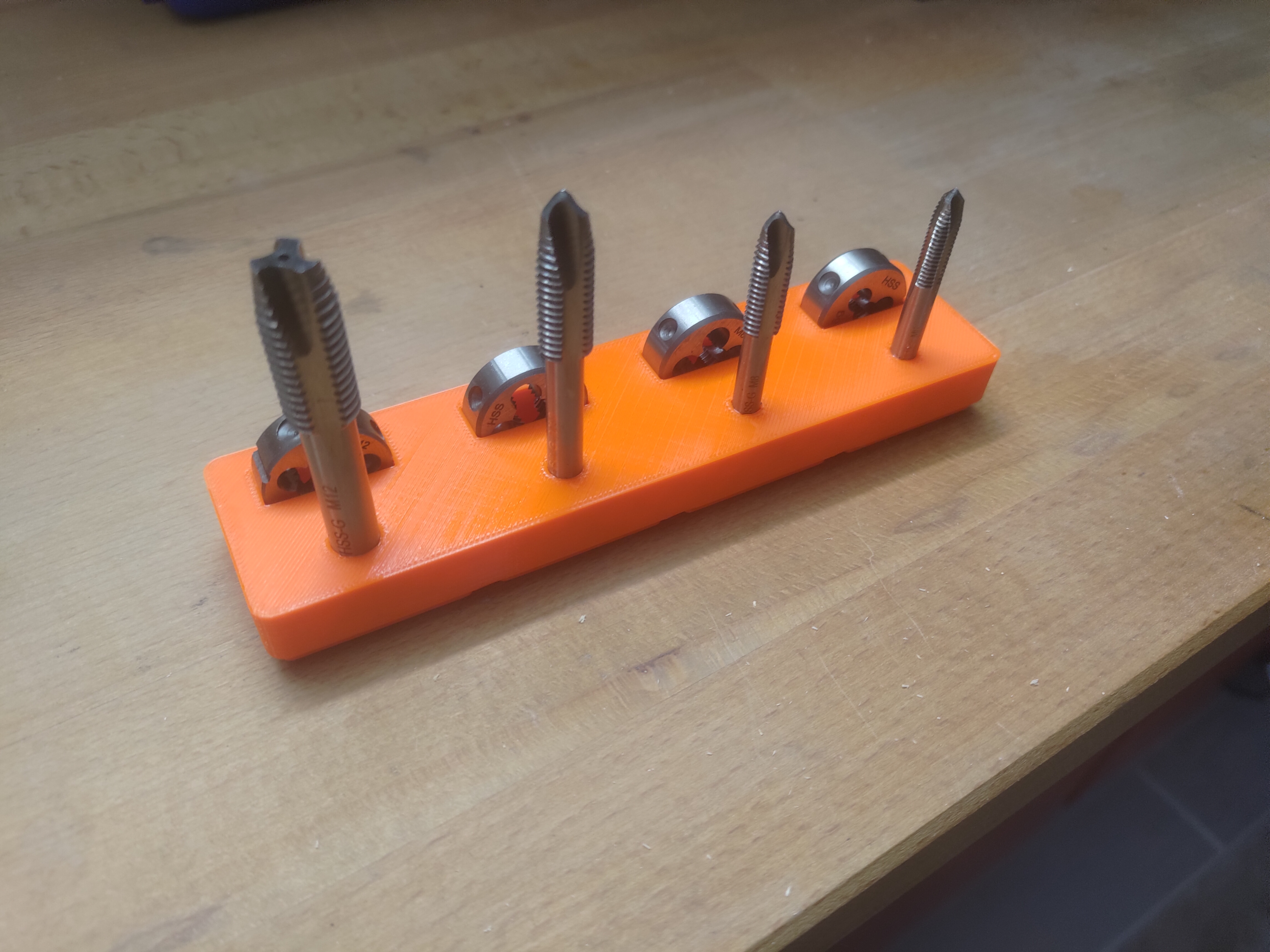 Miniatura 2 do modelo 3D Gridfinity Metric Thread Cutter Holder