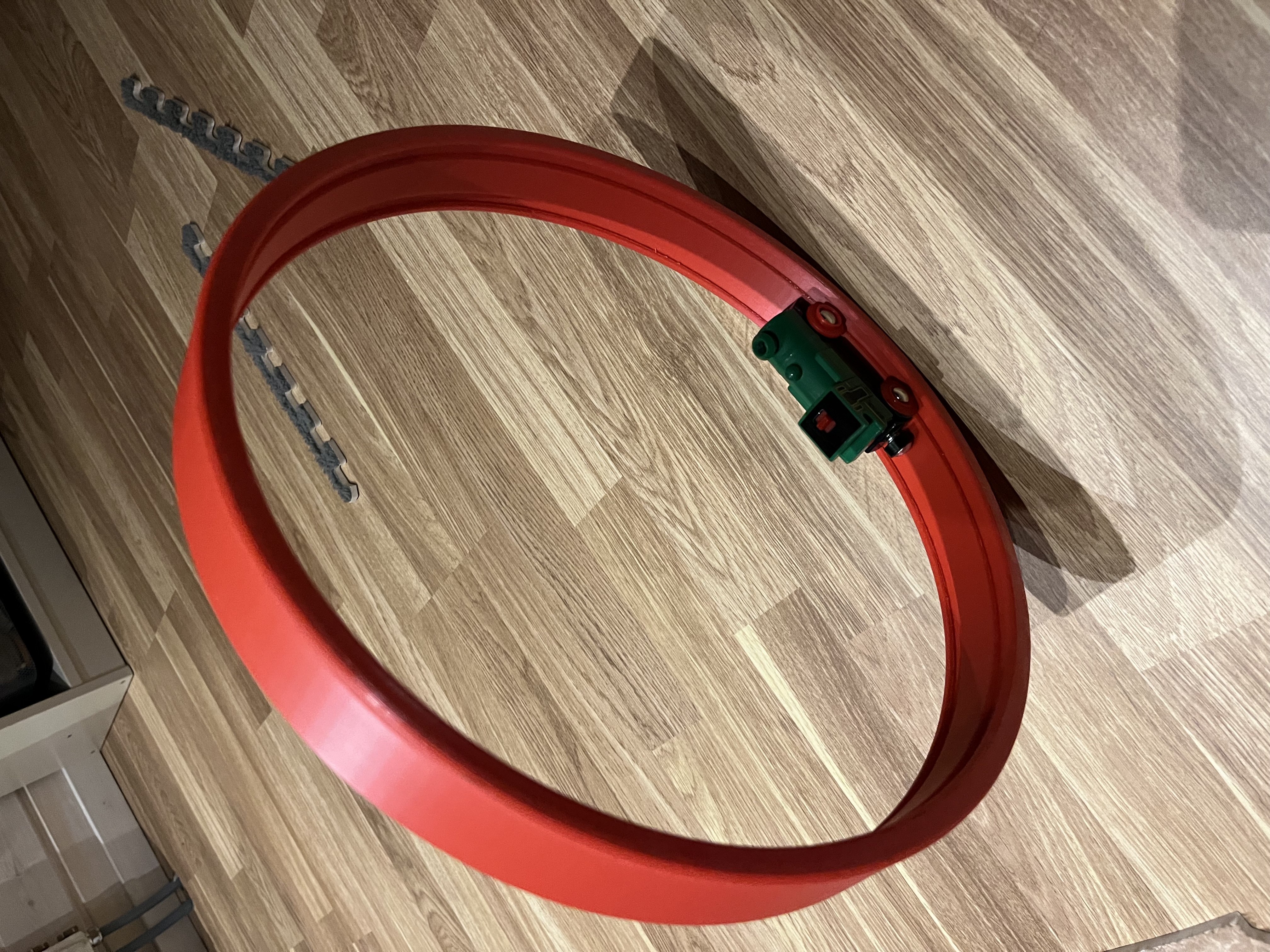 Infinity Loop Train Ring