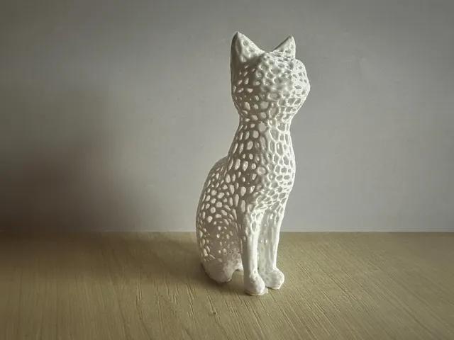 Voronoi Cat Statue