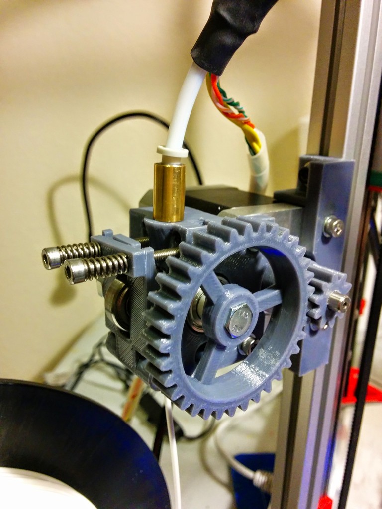 Kuro's Compact Geared Bowden Pushfit Extruder