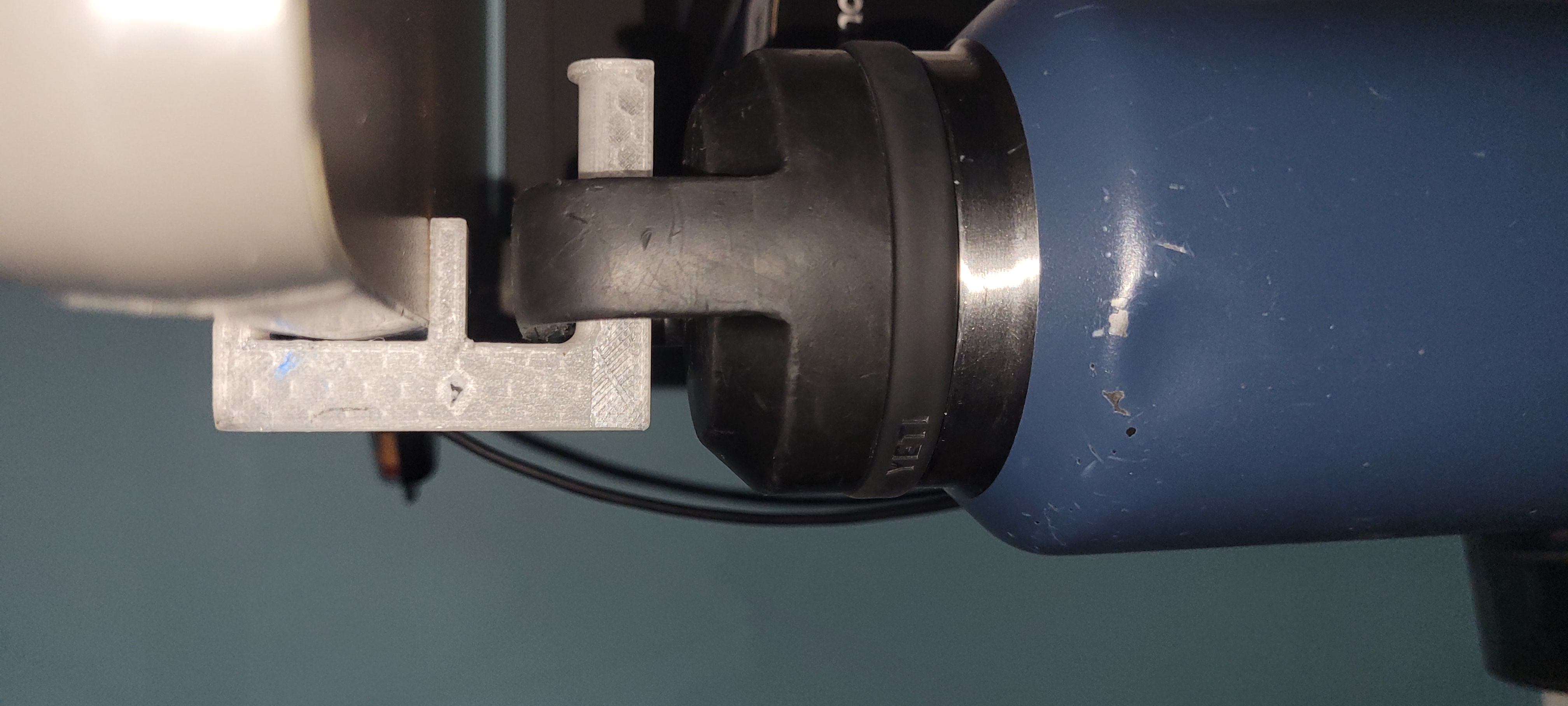 headphone hook / waterbottle hook