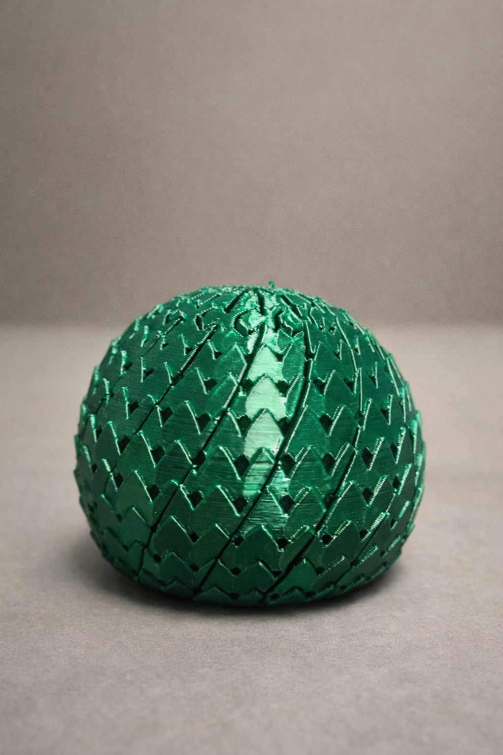 Expandable Fidget Dragon Scale Sphere – Articulated Scaled Stress Toy