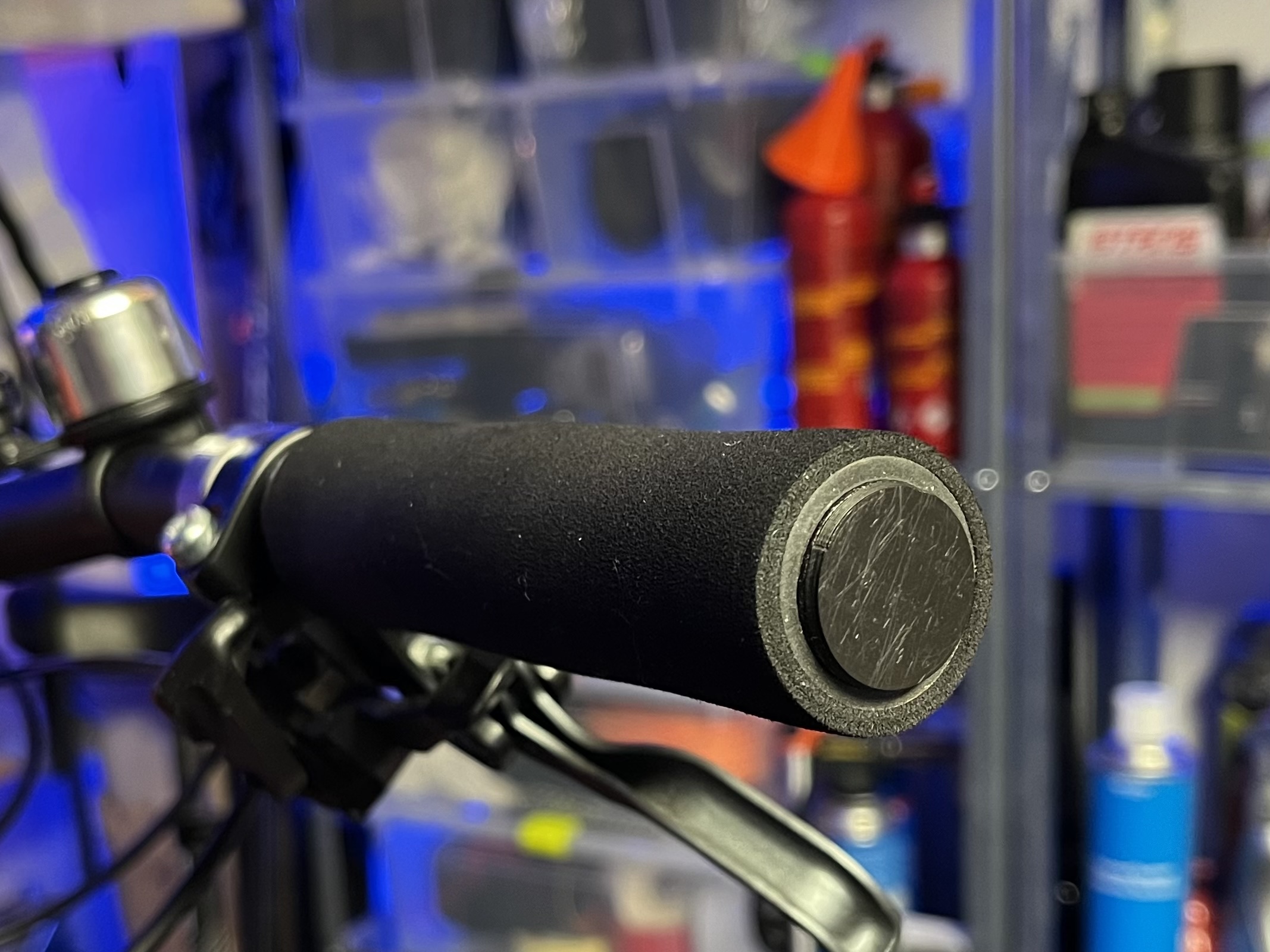 Bar end plug