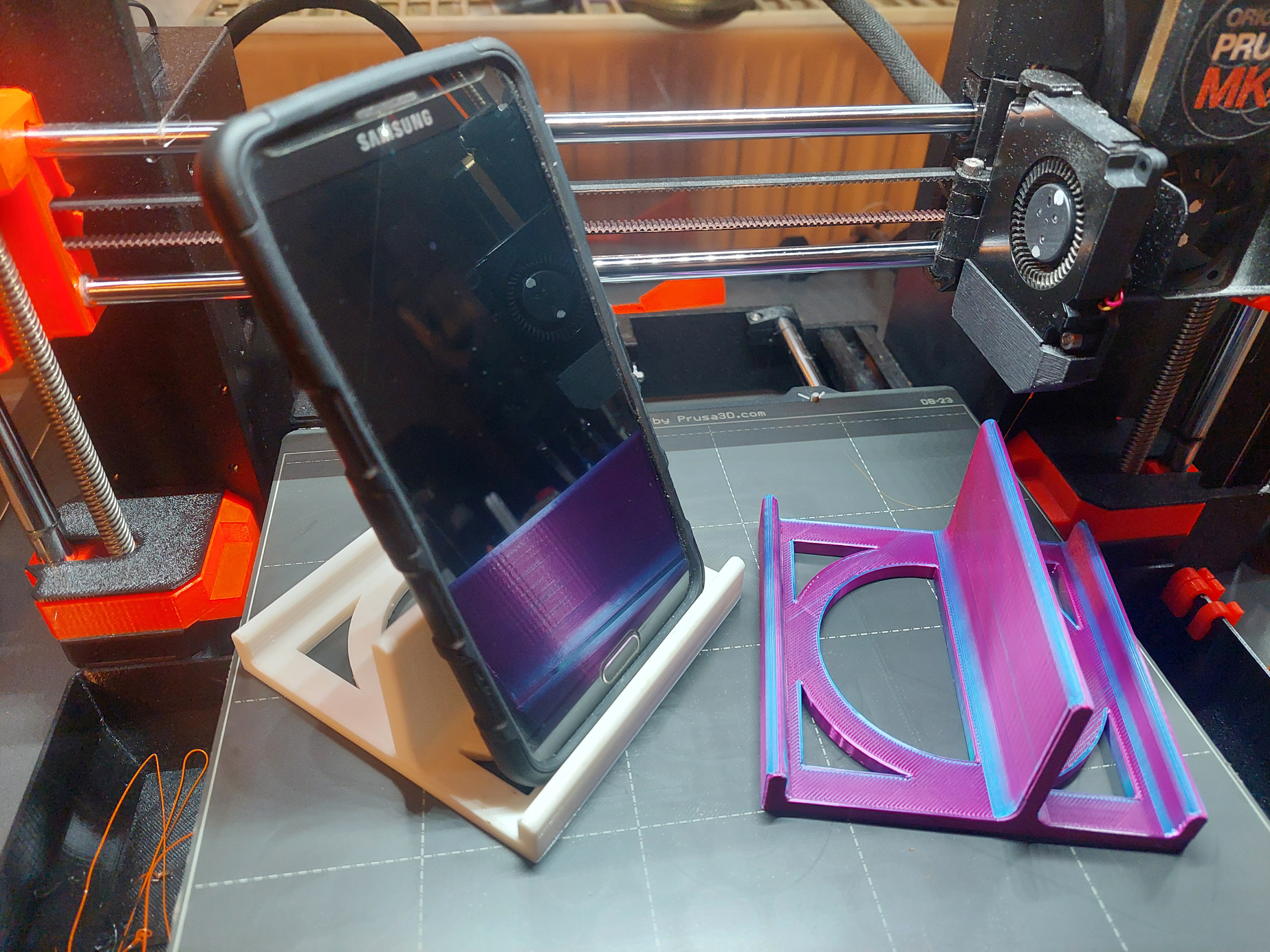 Simple Phone Stand - Smartphone Halter