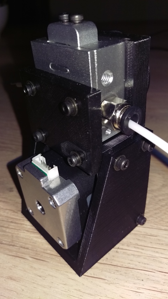 BullDog Extruder mount with 1:4 speed reduction for 2.85 mm filament (for 3030 extrusions) Mark II for HyperCube Evolution