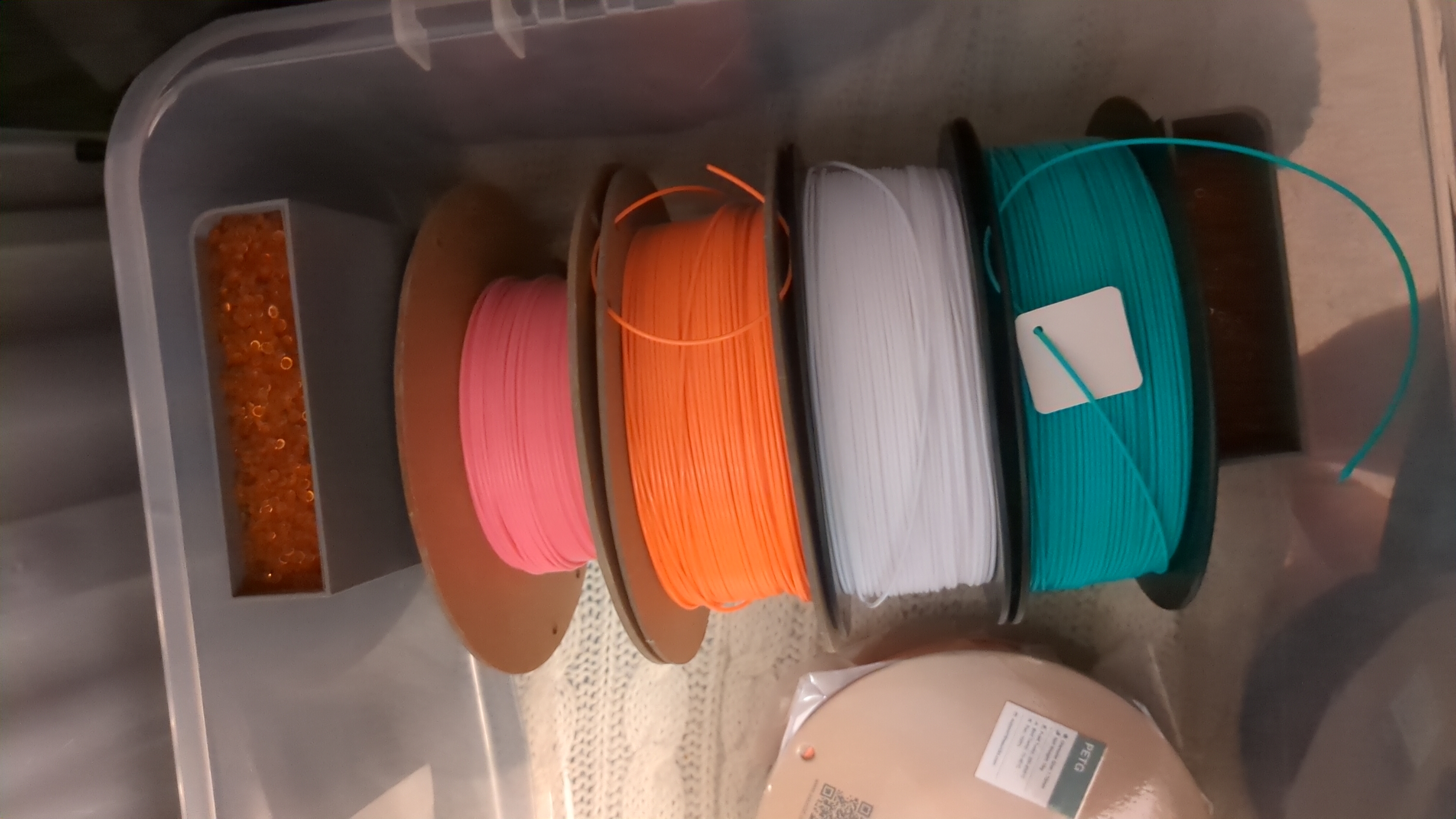 Silica gel holder for george home storage box