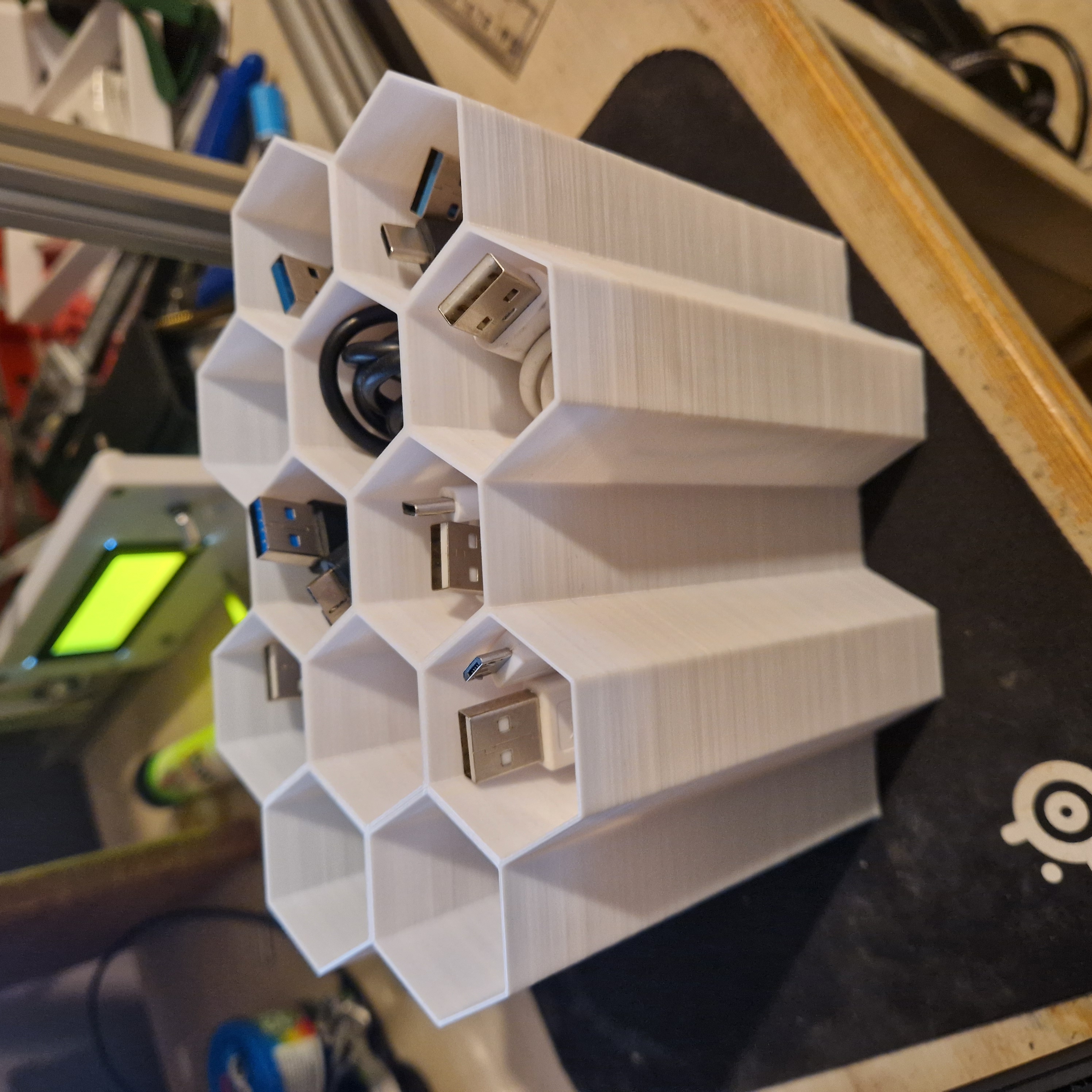 Honeycomb cable storage