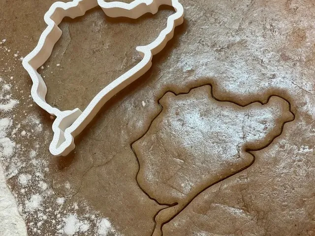 7 Racing Circuit Cookie Cutter Collection - incl. Nordschleife, Silverstone,...