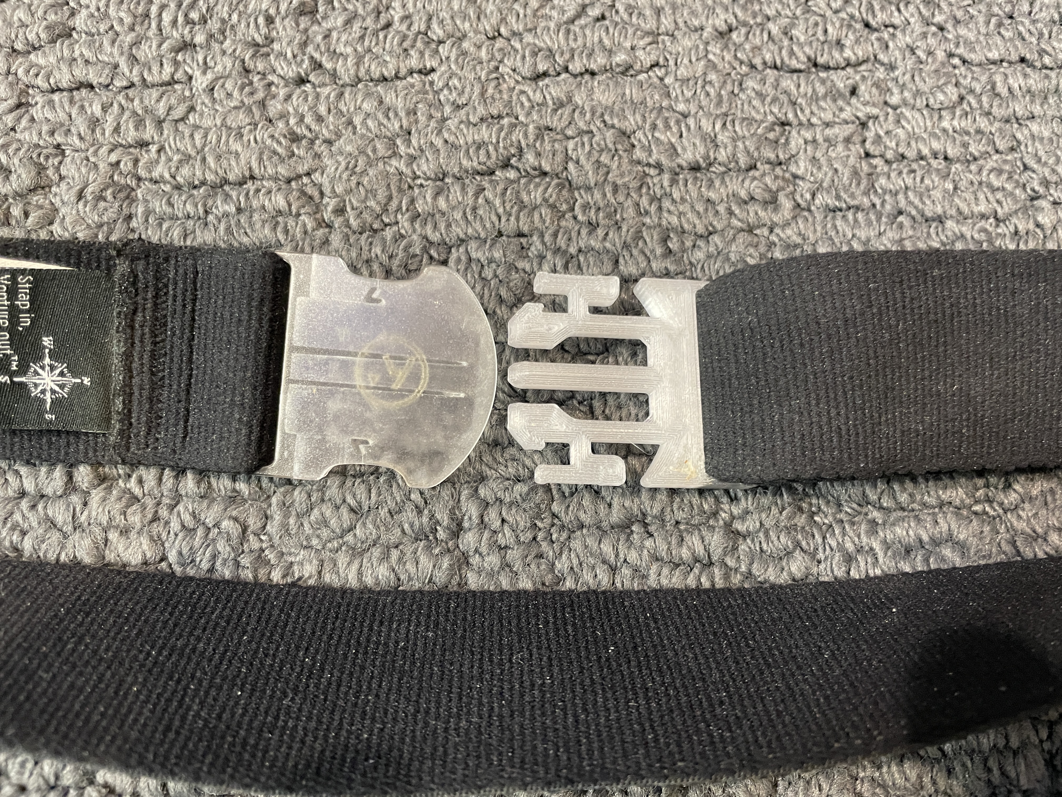 Arcade Adventure stretch belt buckle clip