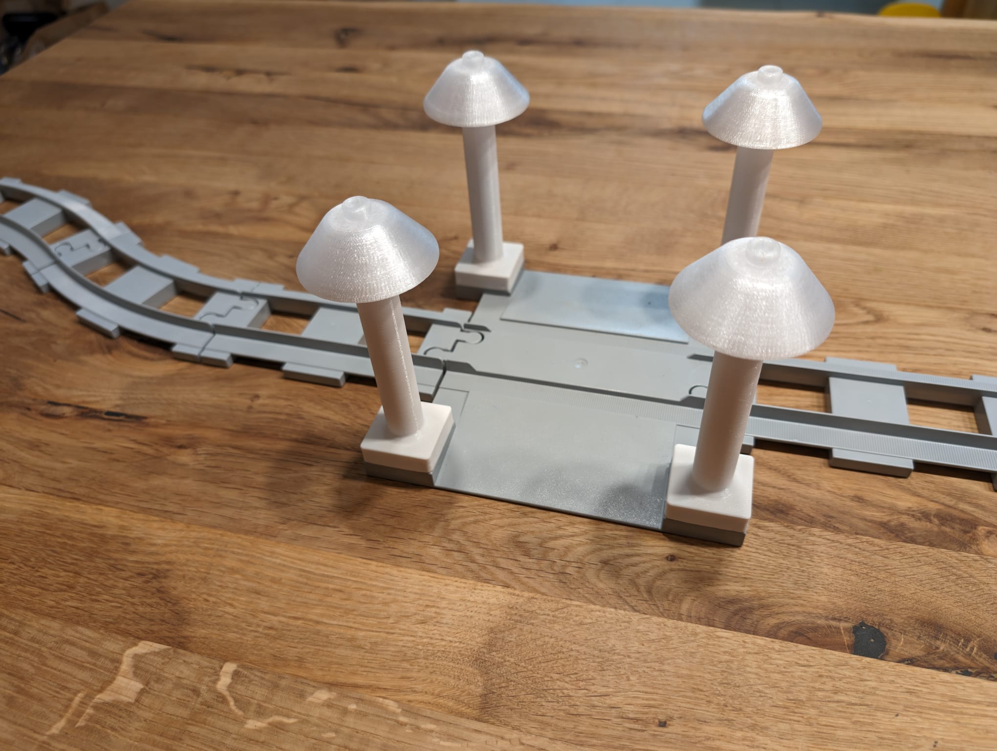 Street lantern compatible with Duplo building bricks