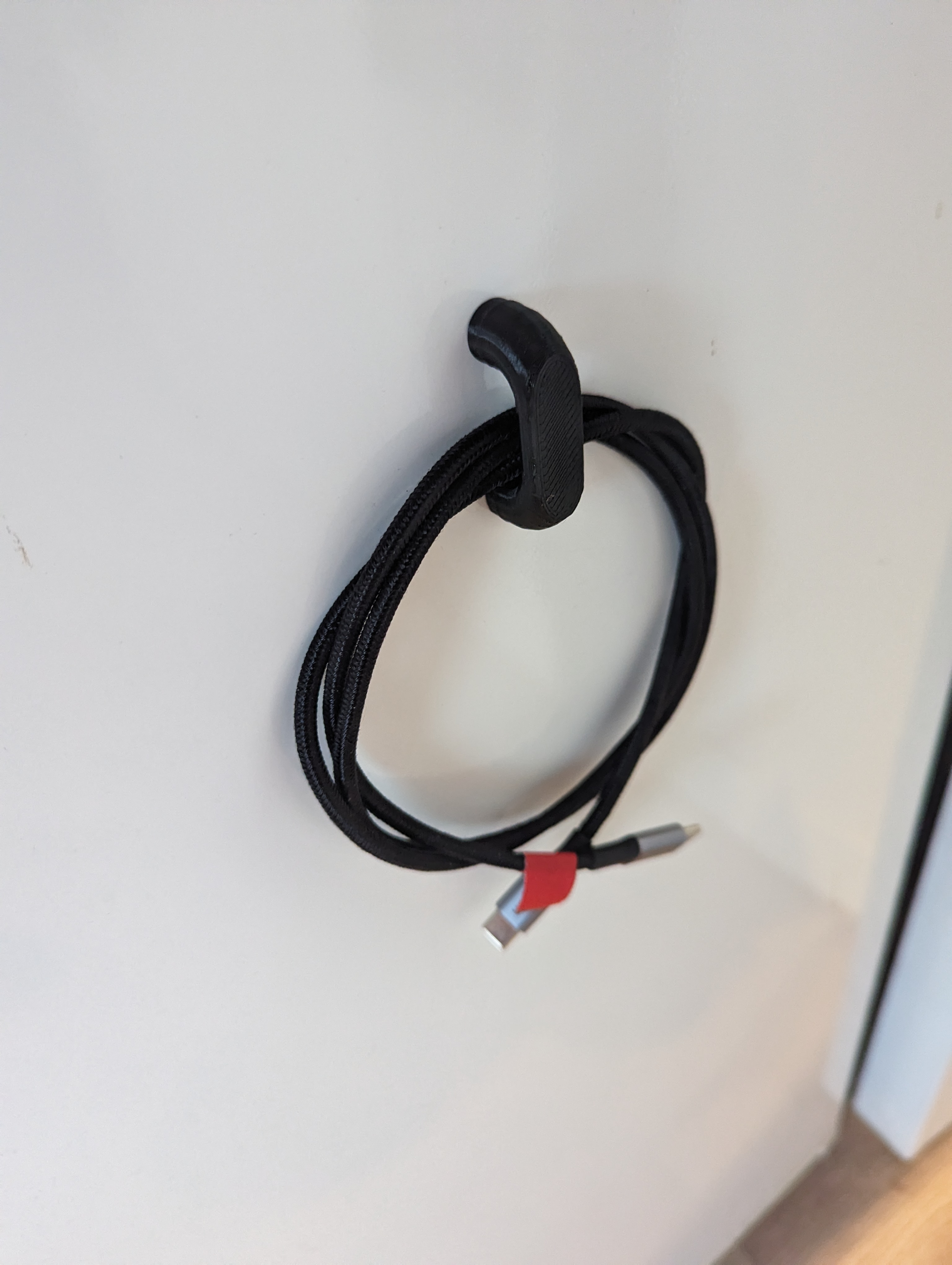 Fully customizable magnetic cable holder