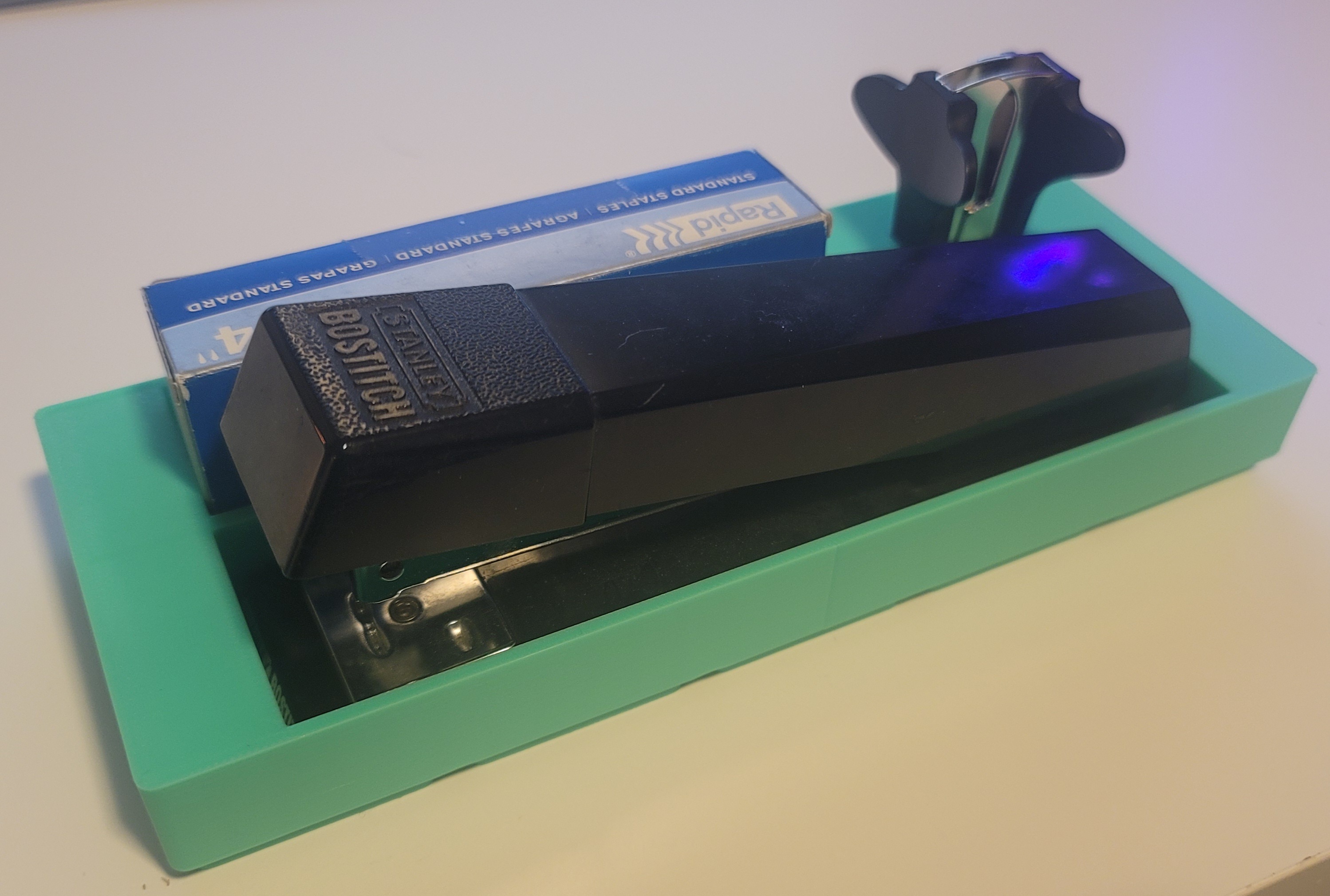 Miniatura 2 do modelo 3D Gridfinity Stapler caddy