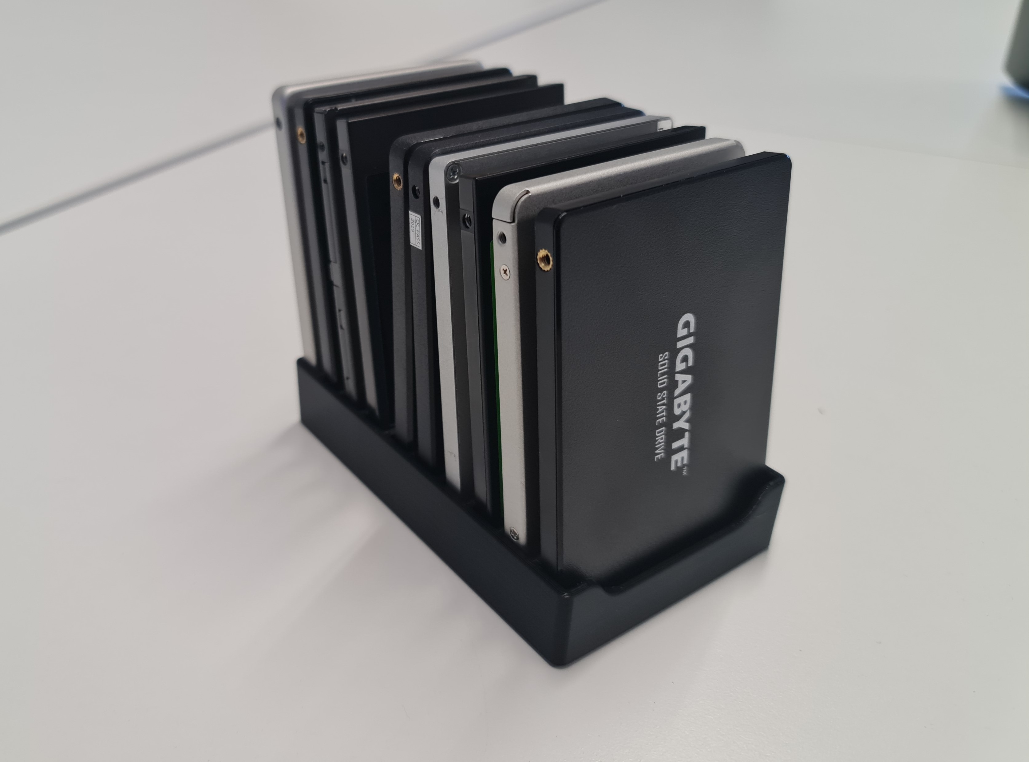 10 x 2.5" SSD/HDD Holder
