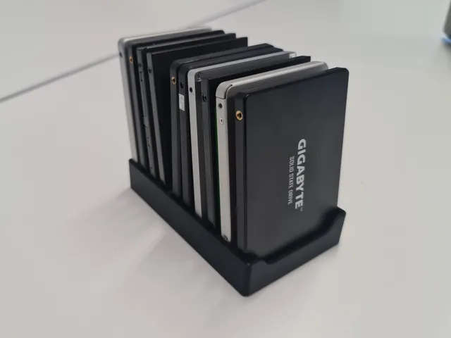 10 x 2.5" SSD/HDD Holder
