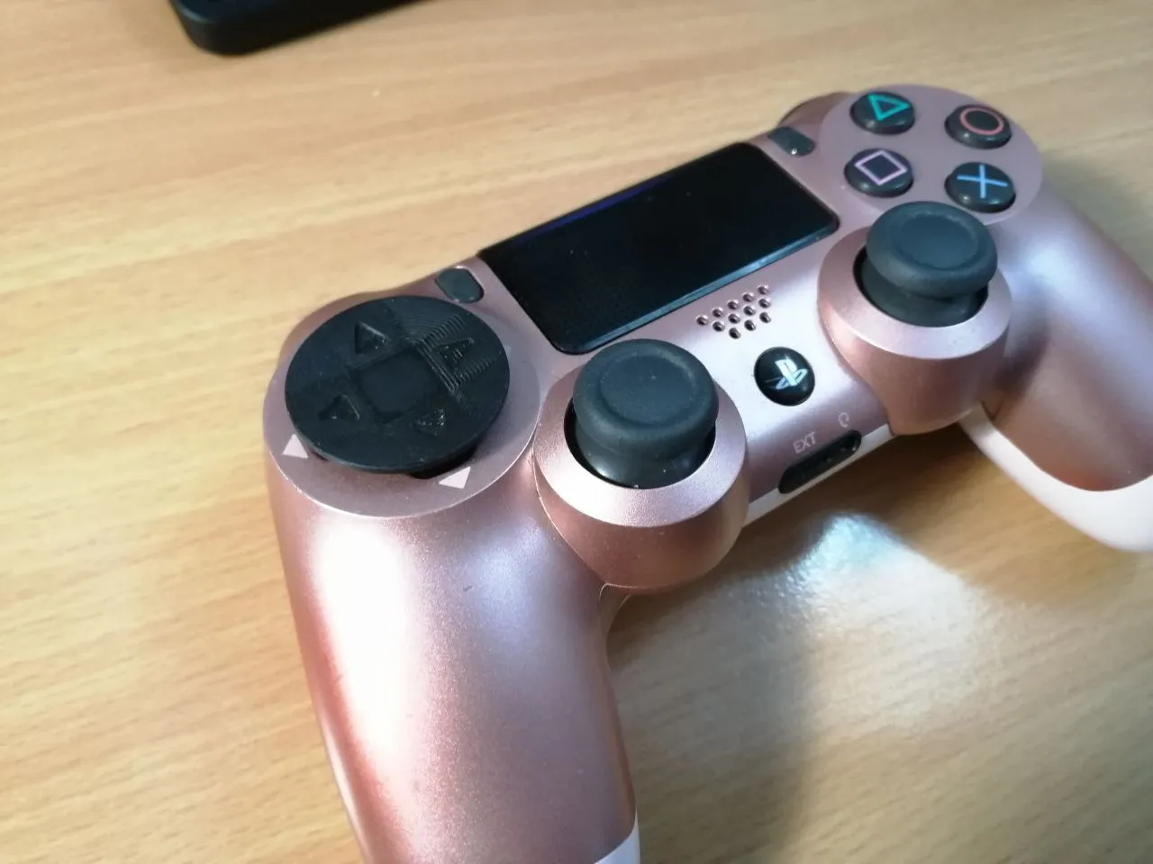 Improved PS4 controller Dpad by Raska Download free STL model