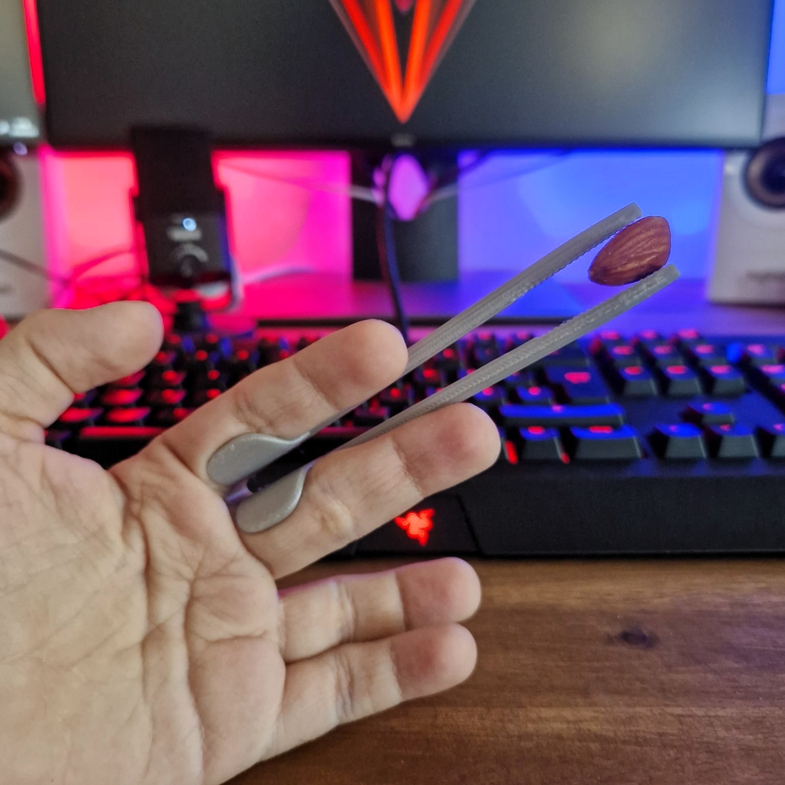 Snack Gripper - ergonomic snacking tongs/sticks