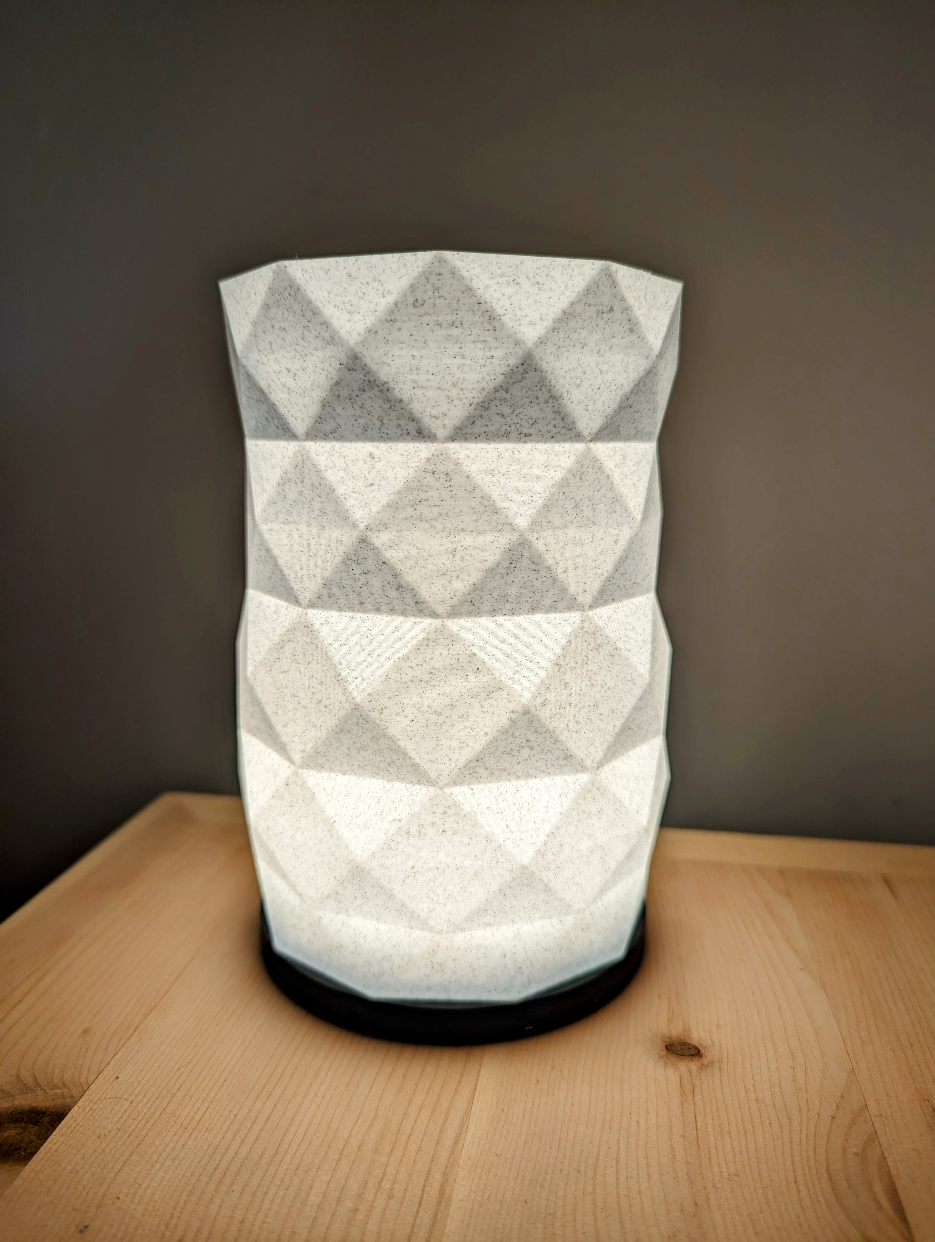 Low Poly LED Vase Lamp with Bambu Lab Led Kit