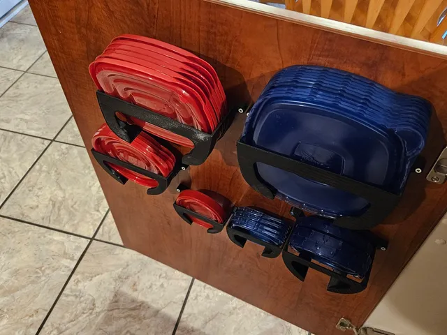 Tupperware lid holder