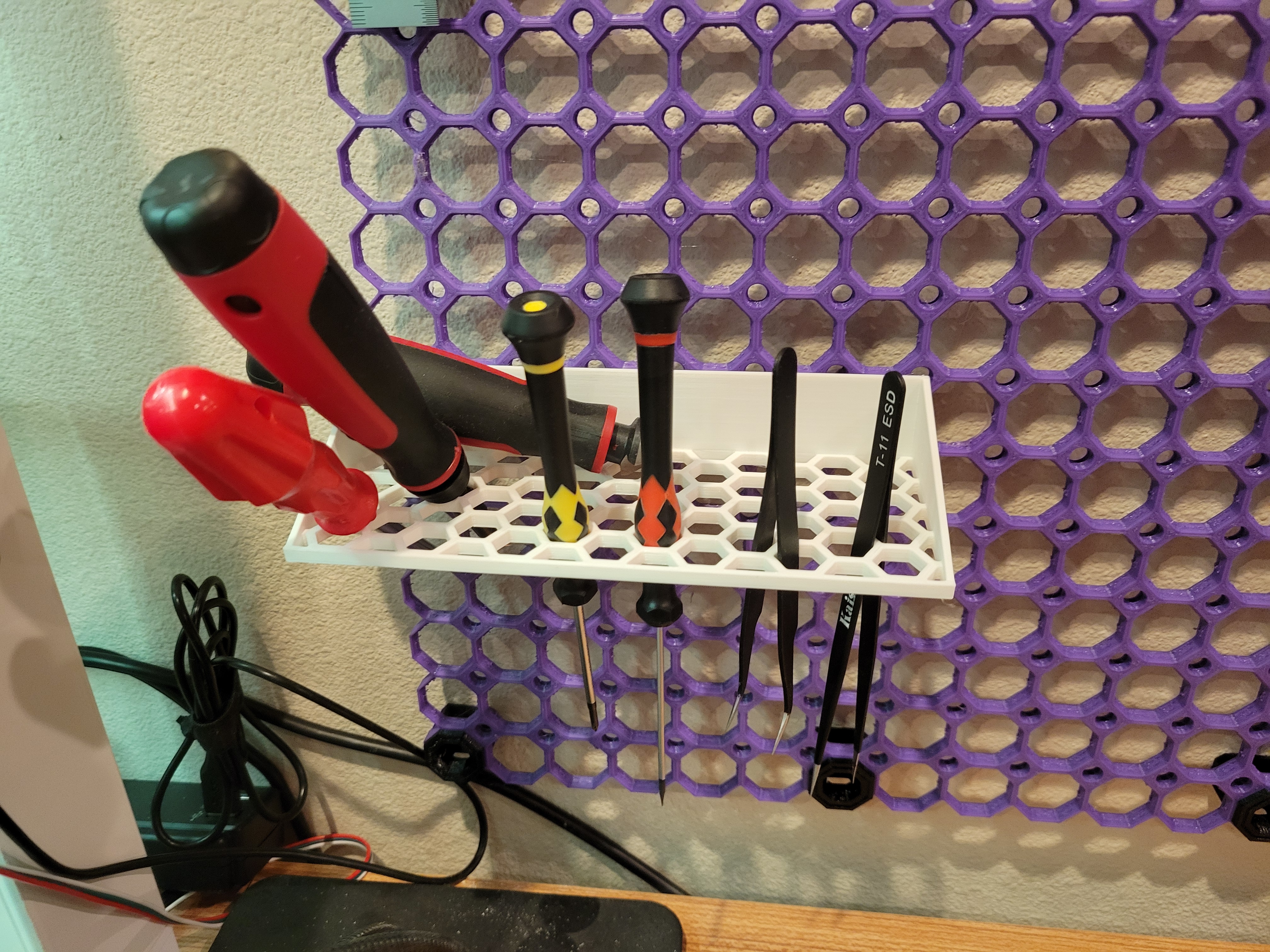 Multiboard Honeycomb Screwdriver Holder 3D model thumbnail