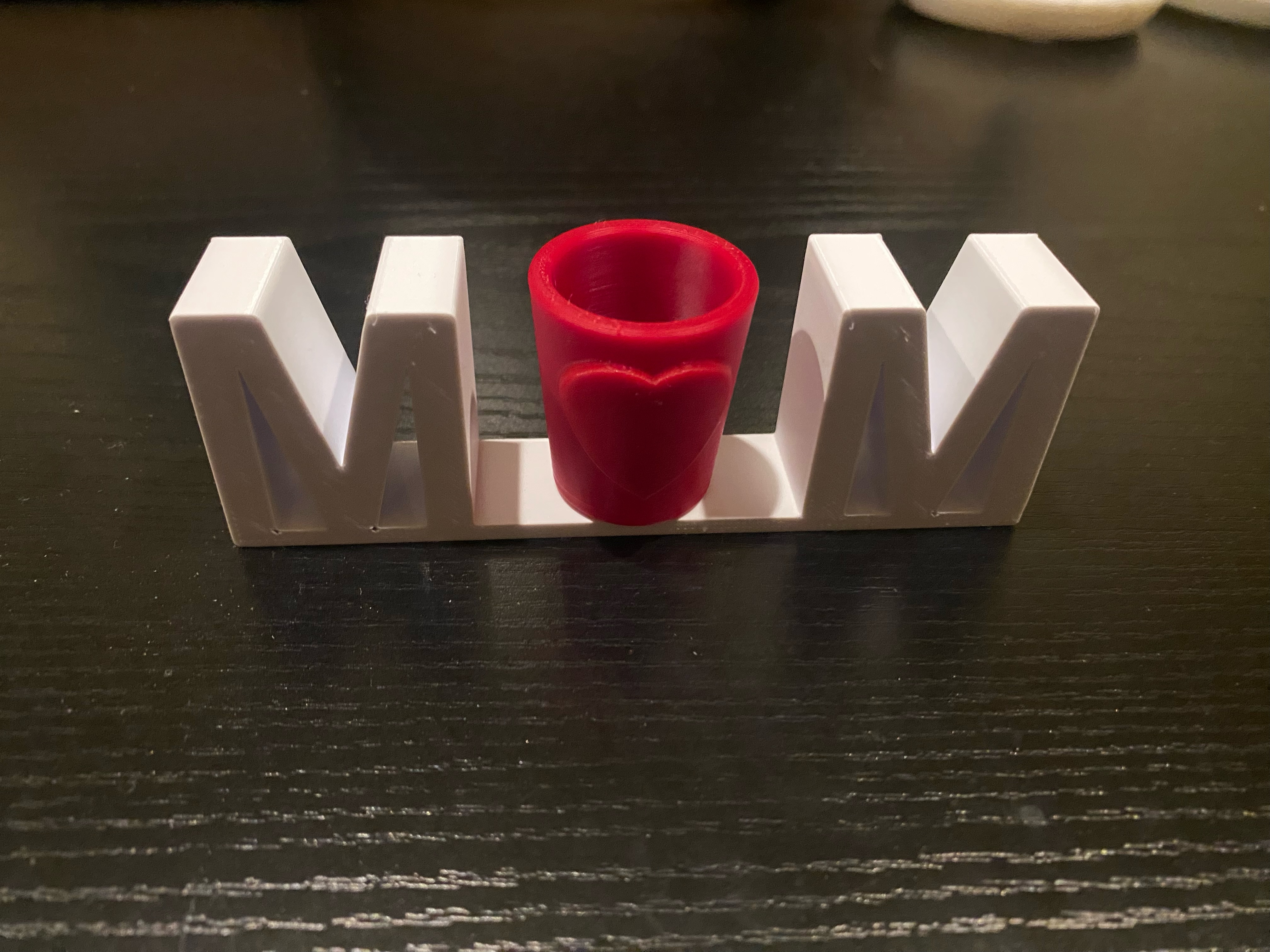 Mom vase sign