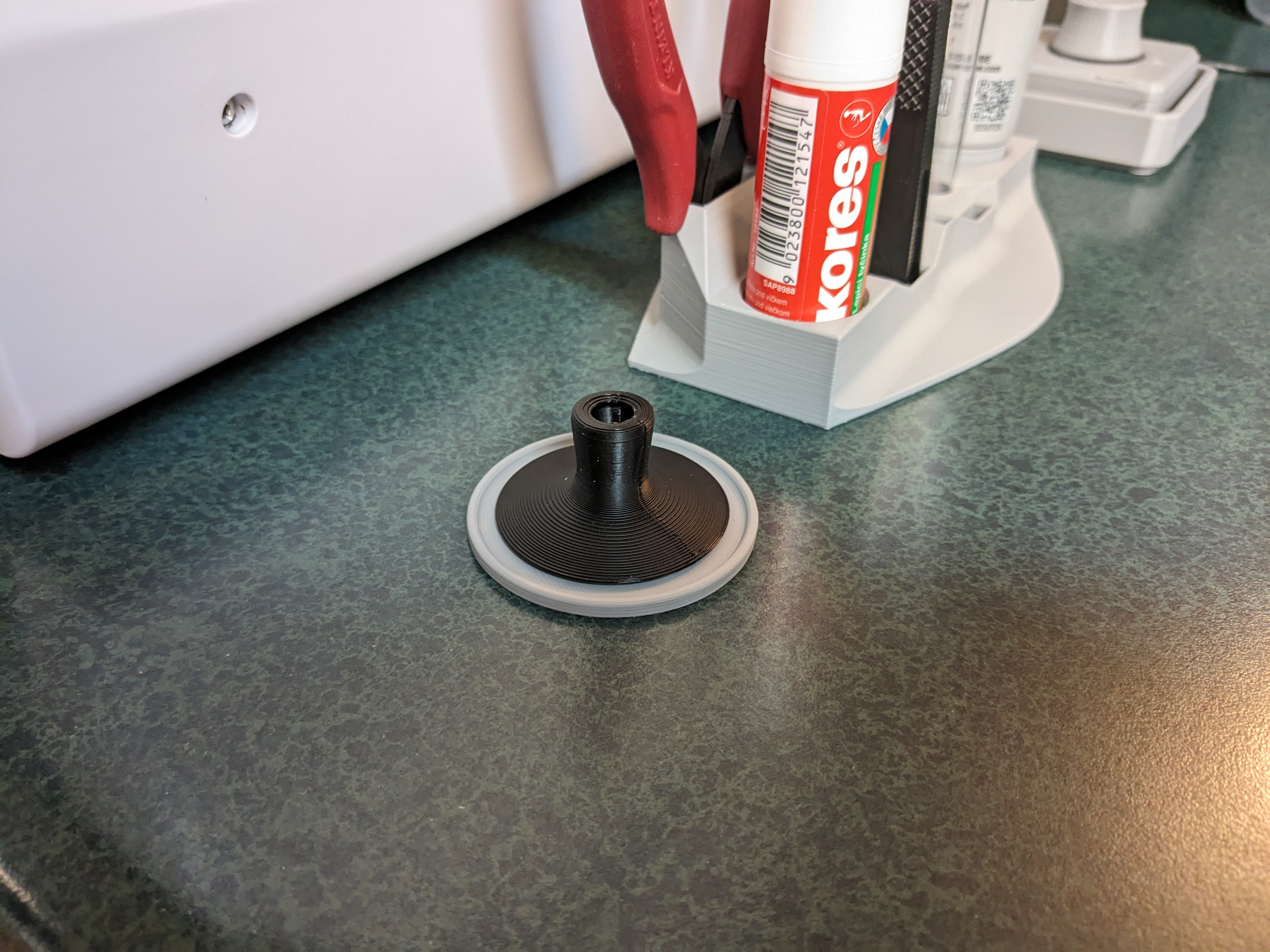 Miniatura 3 do modelo 3D Thin layers scraper table top holster