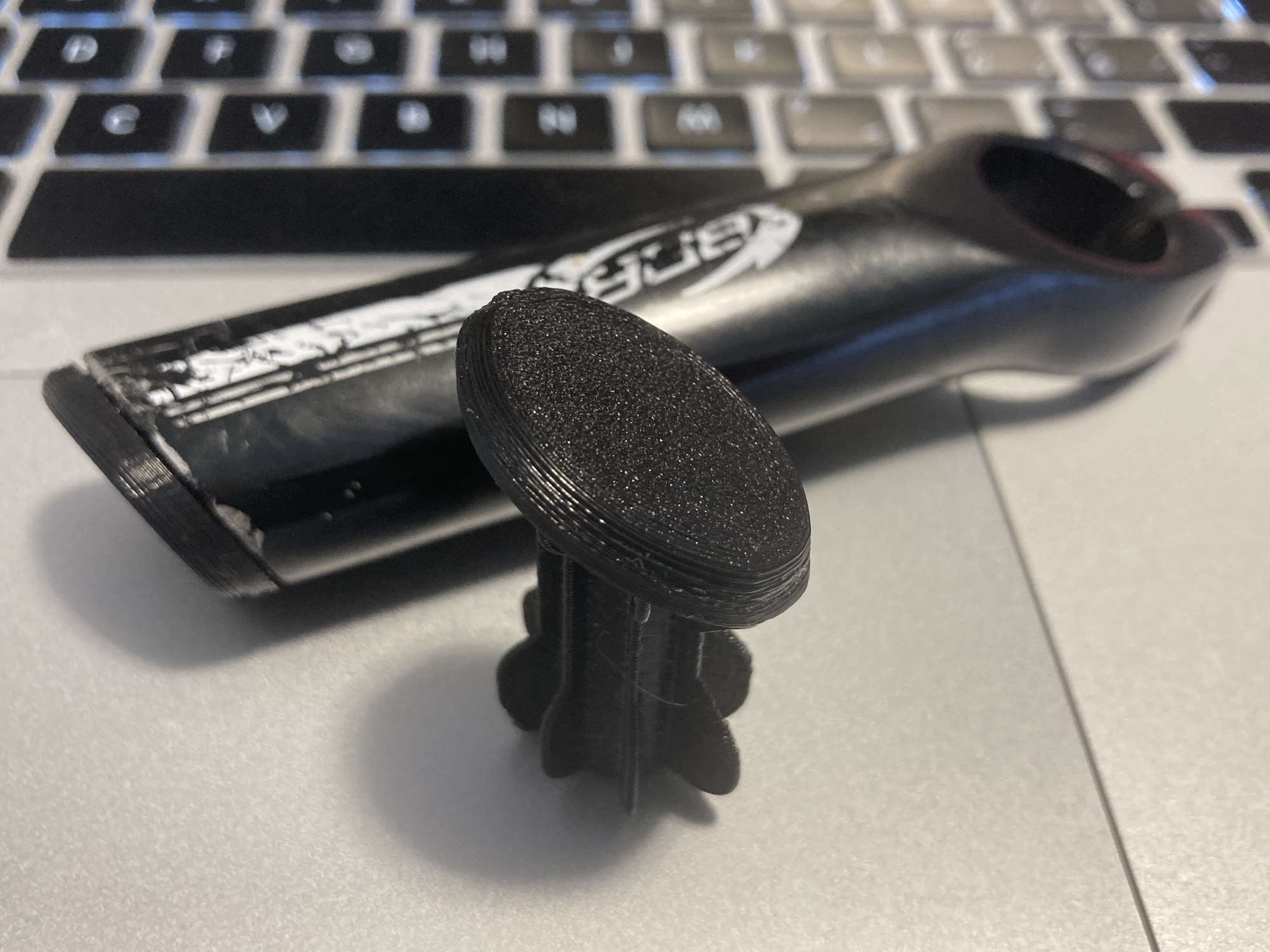Bar ends plug/cap for BBB BBE-17