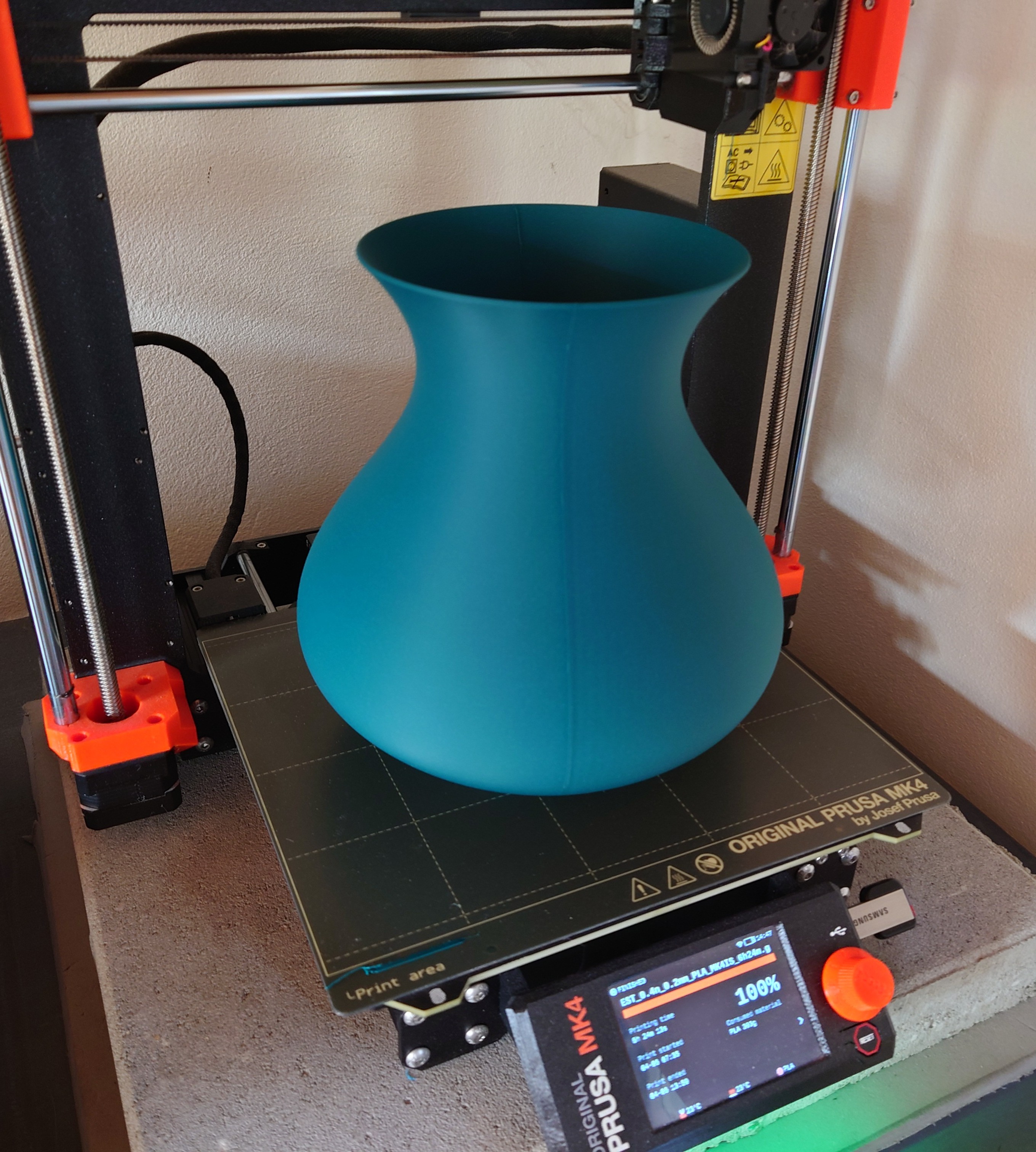 vase-v-by-gillis-download-free-stl-model-printables