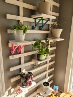 Hanging shelf wall bracket