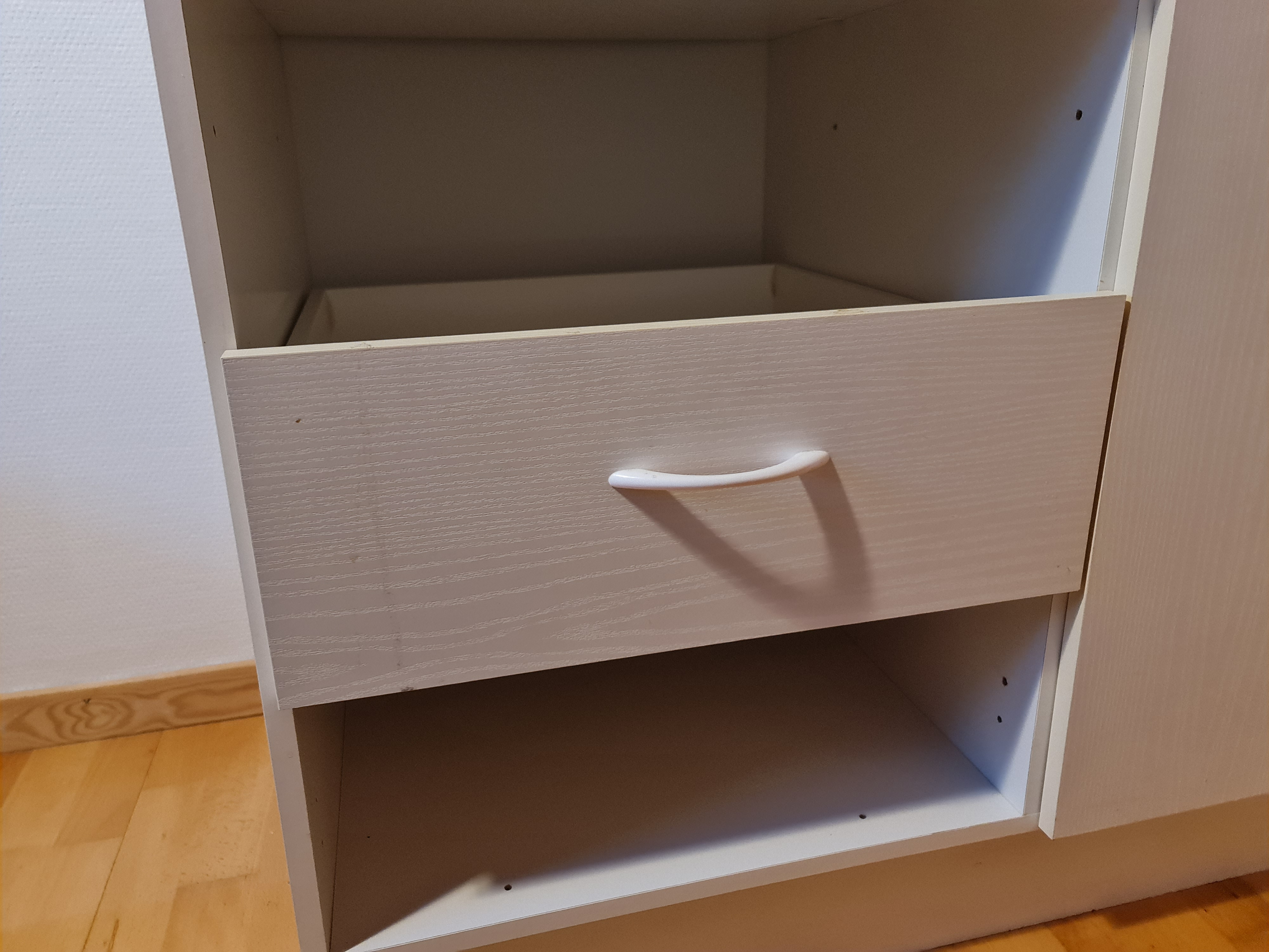 Drawer slider for closet assembly