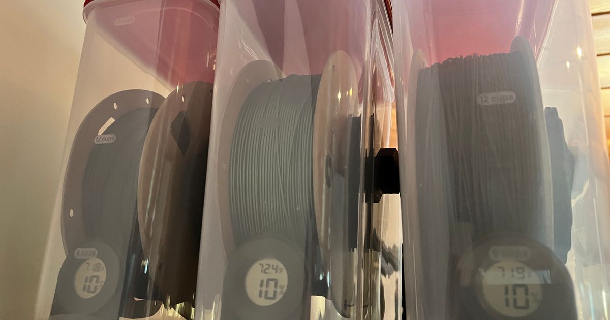 Desiccant block for Rubbermaid with round hygrometer port by pronoman