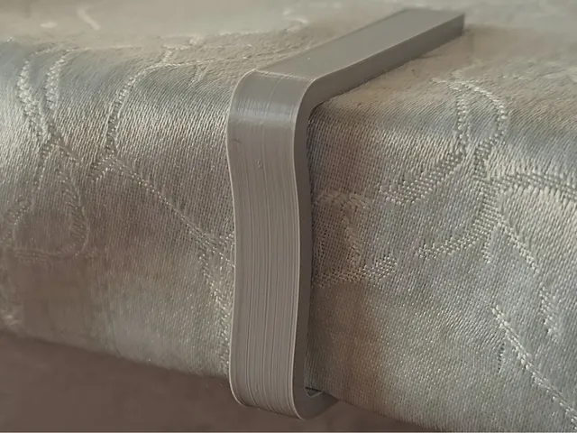 Tablecloth Clip