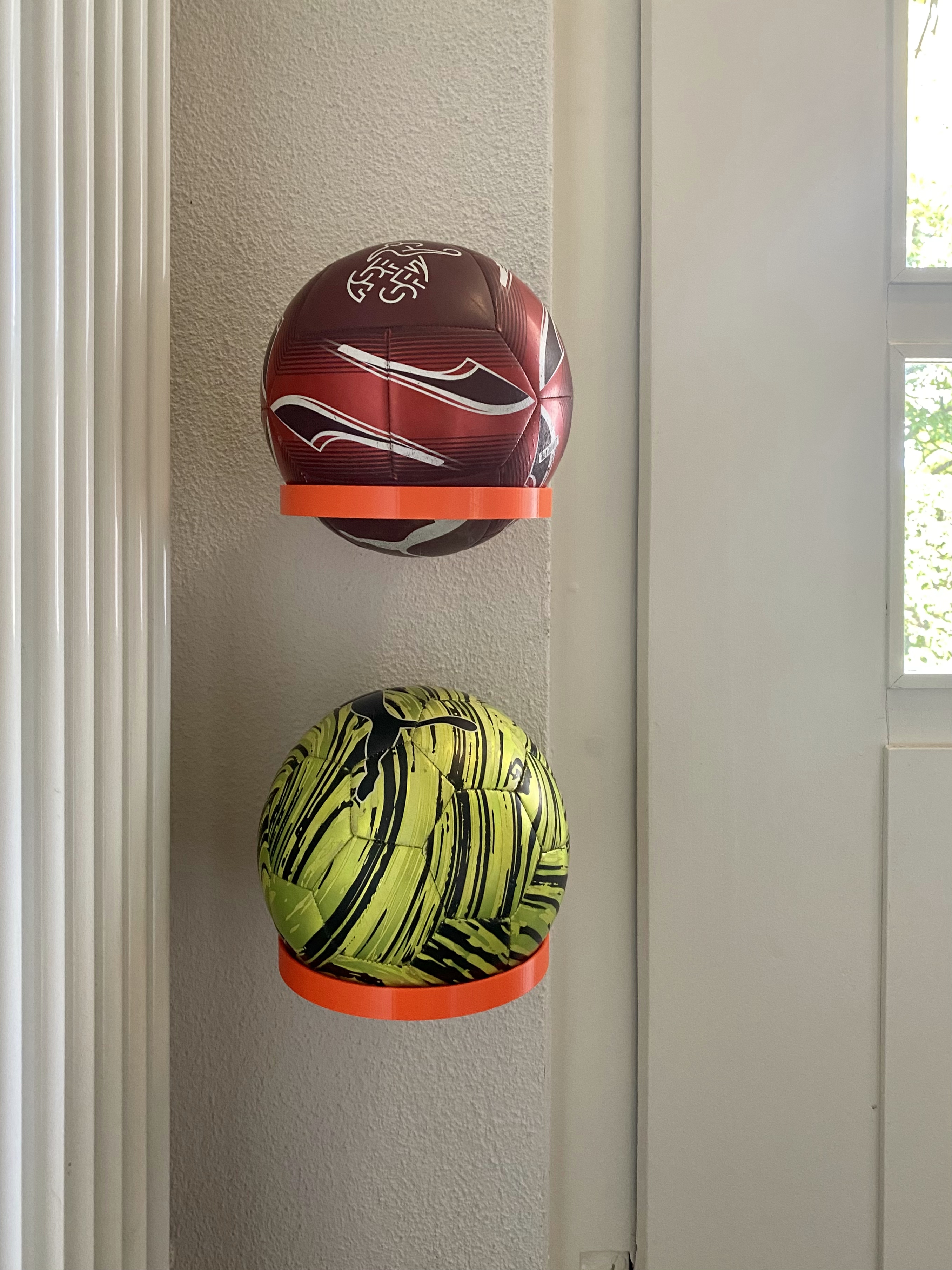 Ball holder, 2 parts