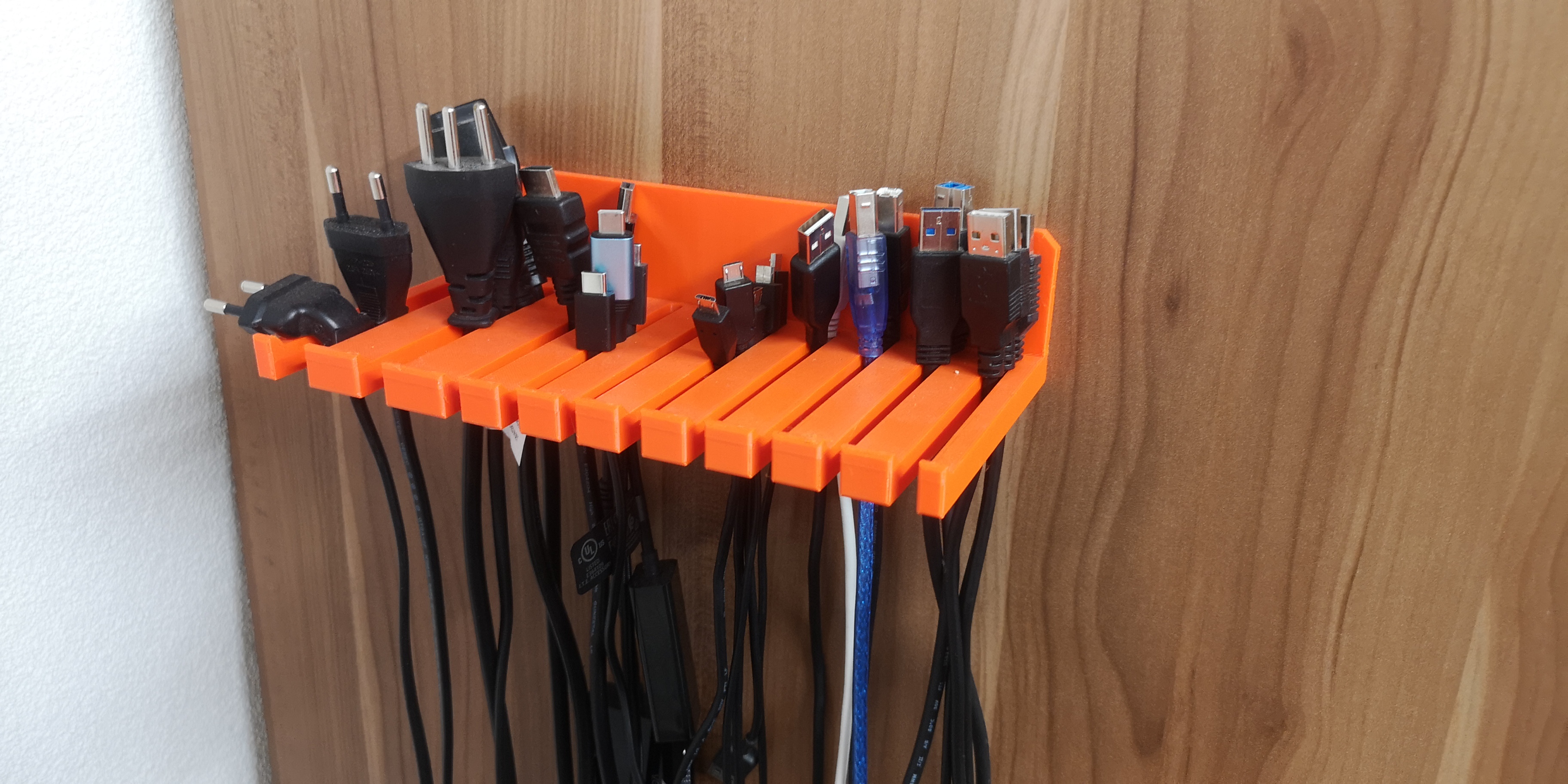 Cable hanger | Cable sorter | Cable manager