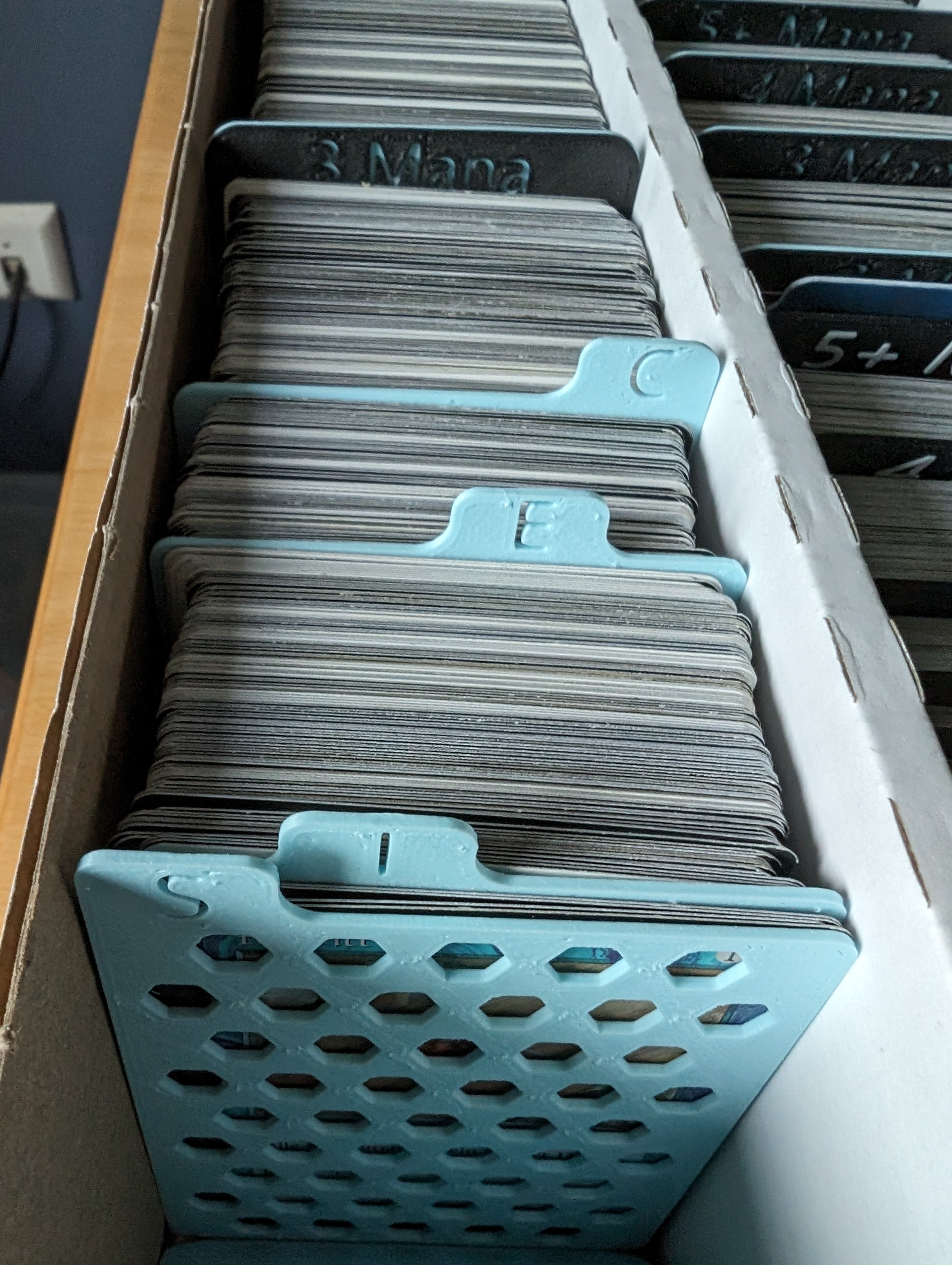 Magic Card Divider for Card Typs