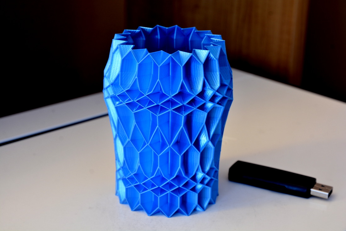 Vase 906b