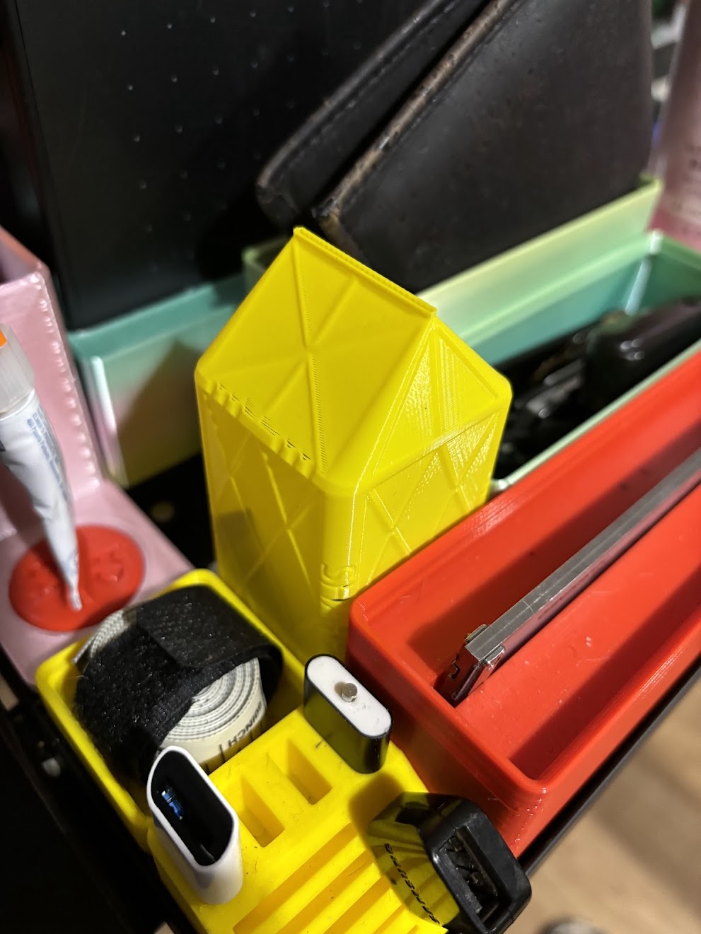 Vase Mode Sharps Disposal for Box Cutter and Razor Blades (Gridfinity Compatible) by SeriousBug