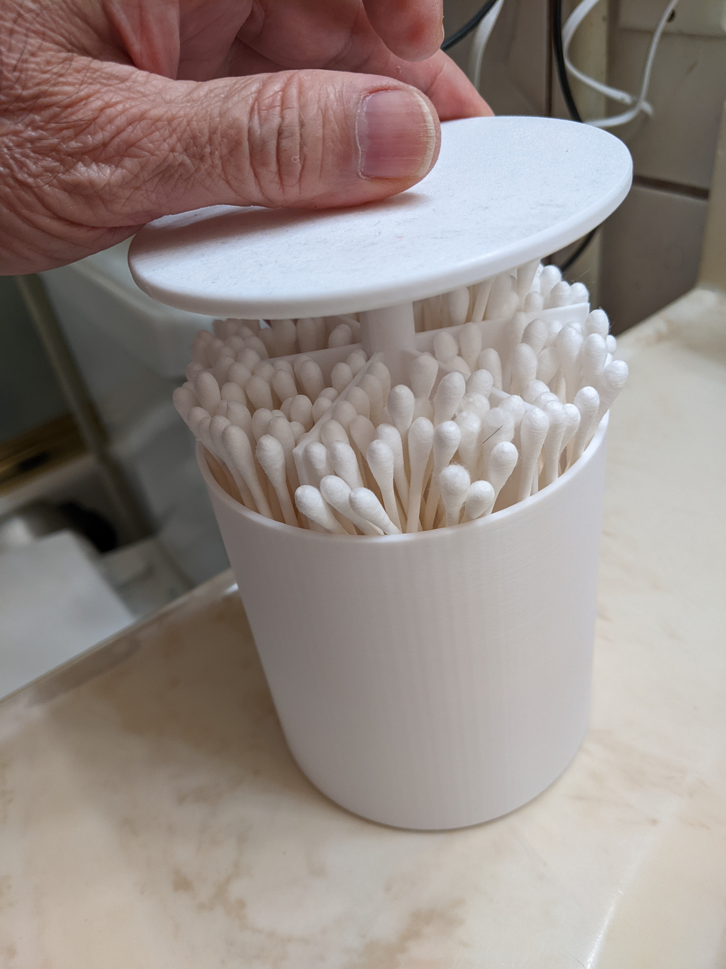 PULL UP QTIP DISPENSER