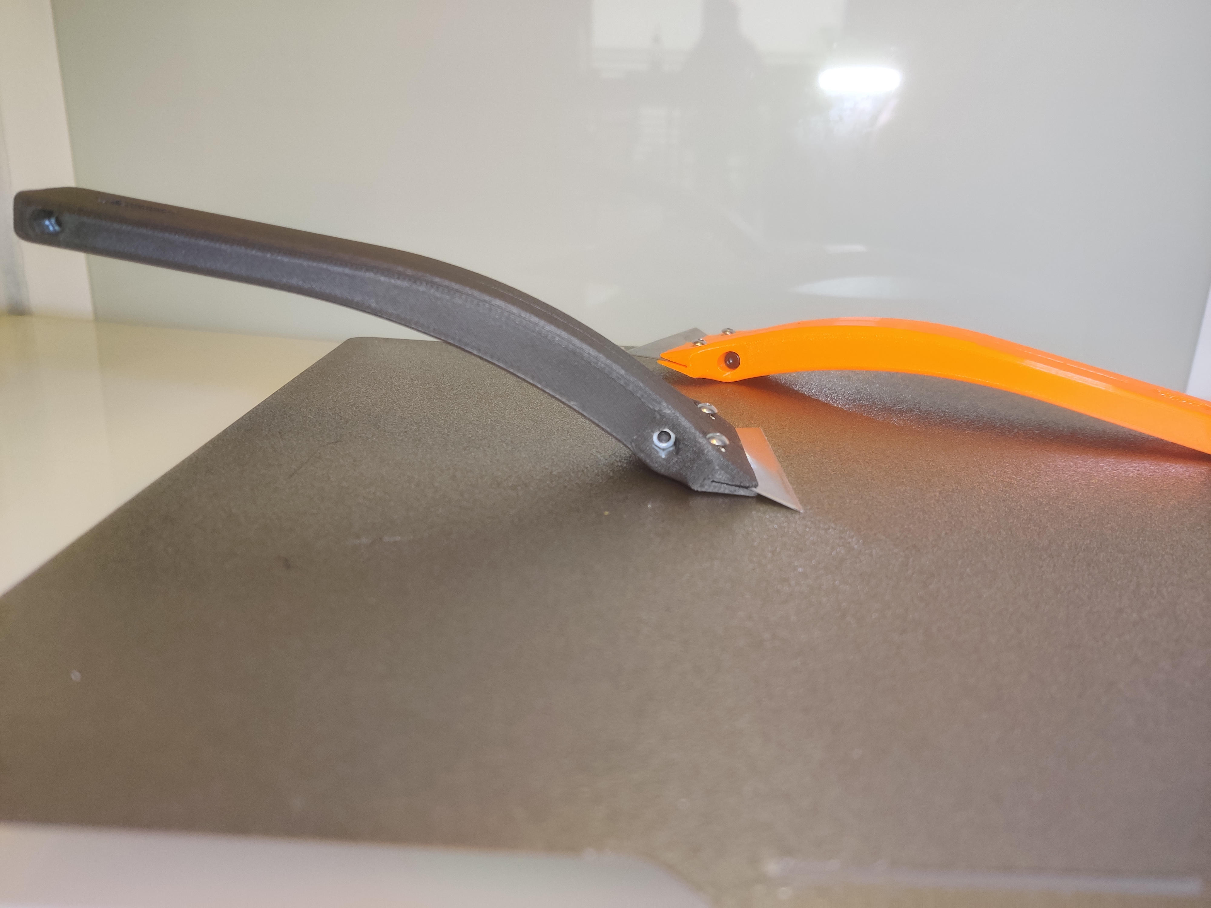 Spatula/scraper with blade (no glue, with blade clamp)