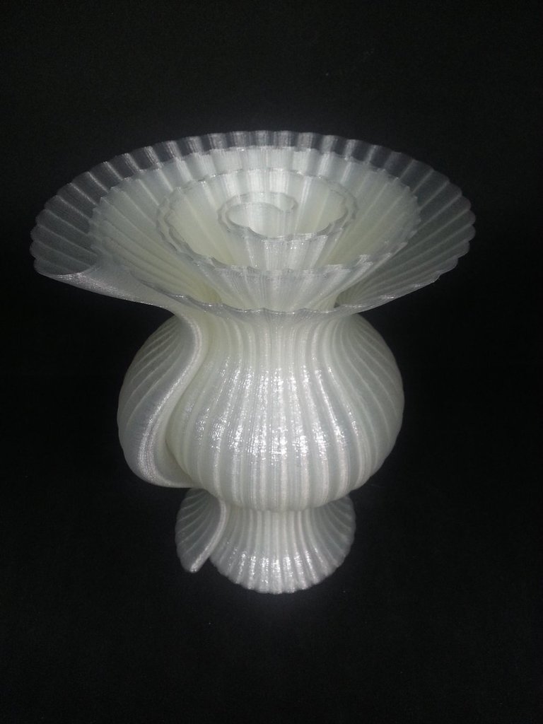 Miniatura 2 do modelo 3D Monocoil Vase