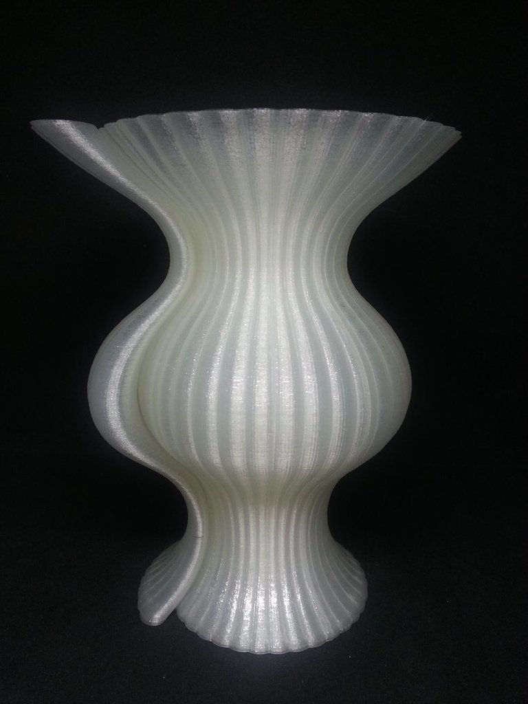 Miniatura 3 do modelo 3D Monocoil Vase