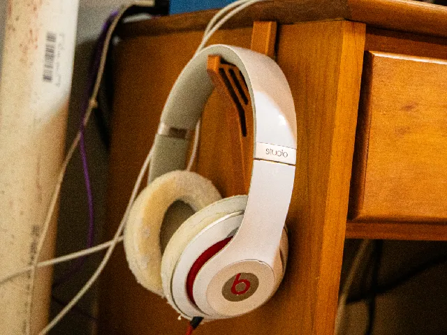 Wall Mounted Headphone Hook (.f3d File Included)