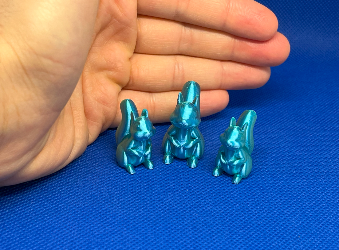 Miniatura 2 do modelo 3D Cute Mini Squirrel